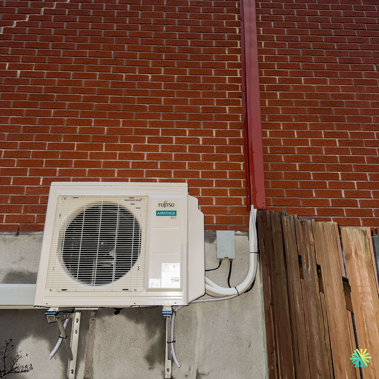 Installation d’une thermopompe double zone Fujitsu Aquila XLTH à Anjou, Montréal
