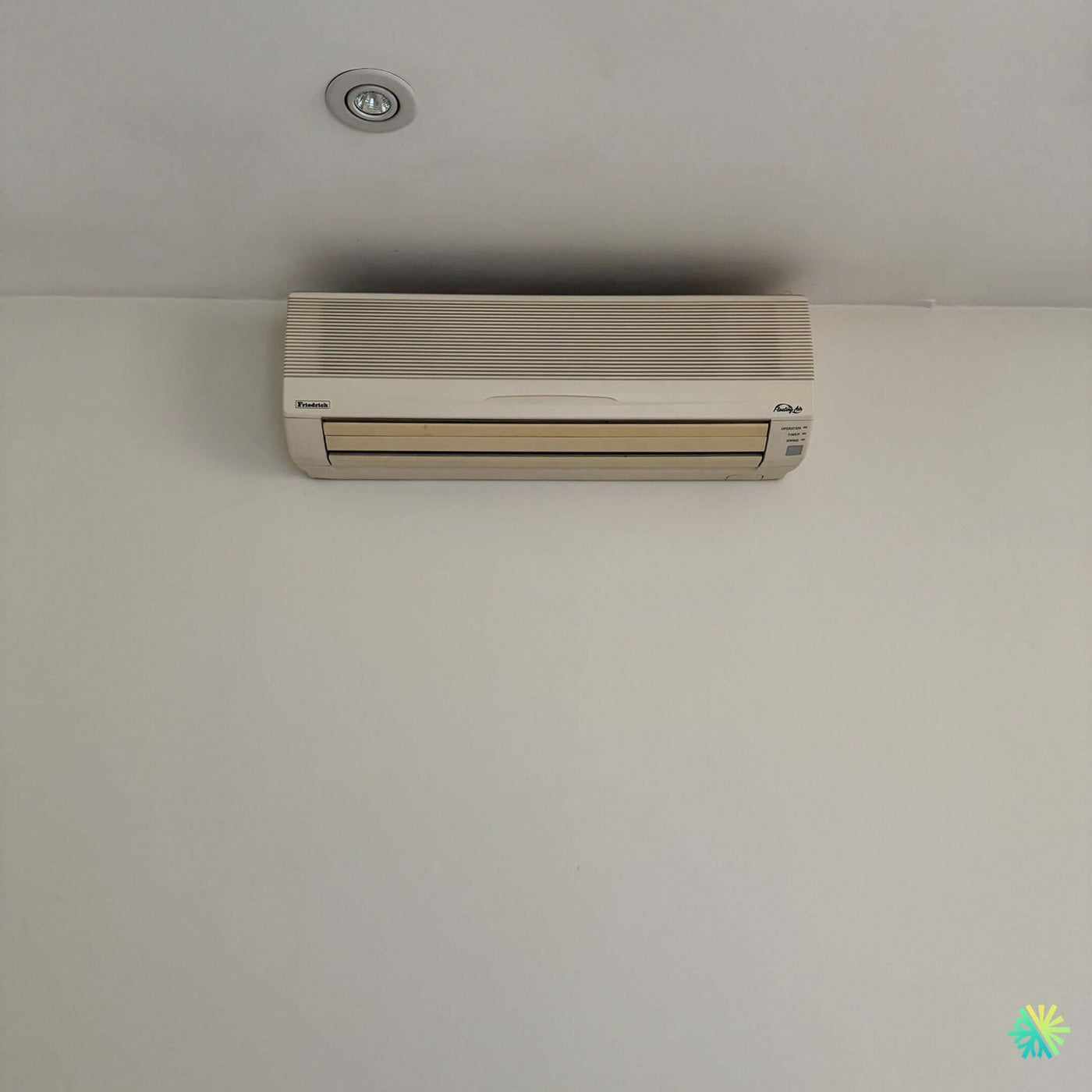 Appel de service pour un climatiseur mural Daikin à Brossard