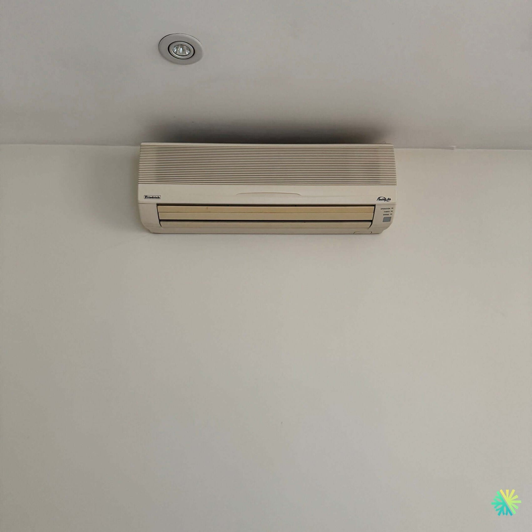 Appel de service pour un climatiseur mural Daikin à Brossard