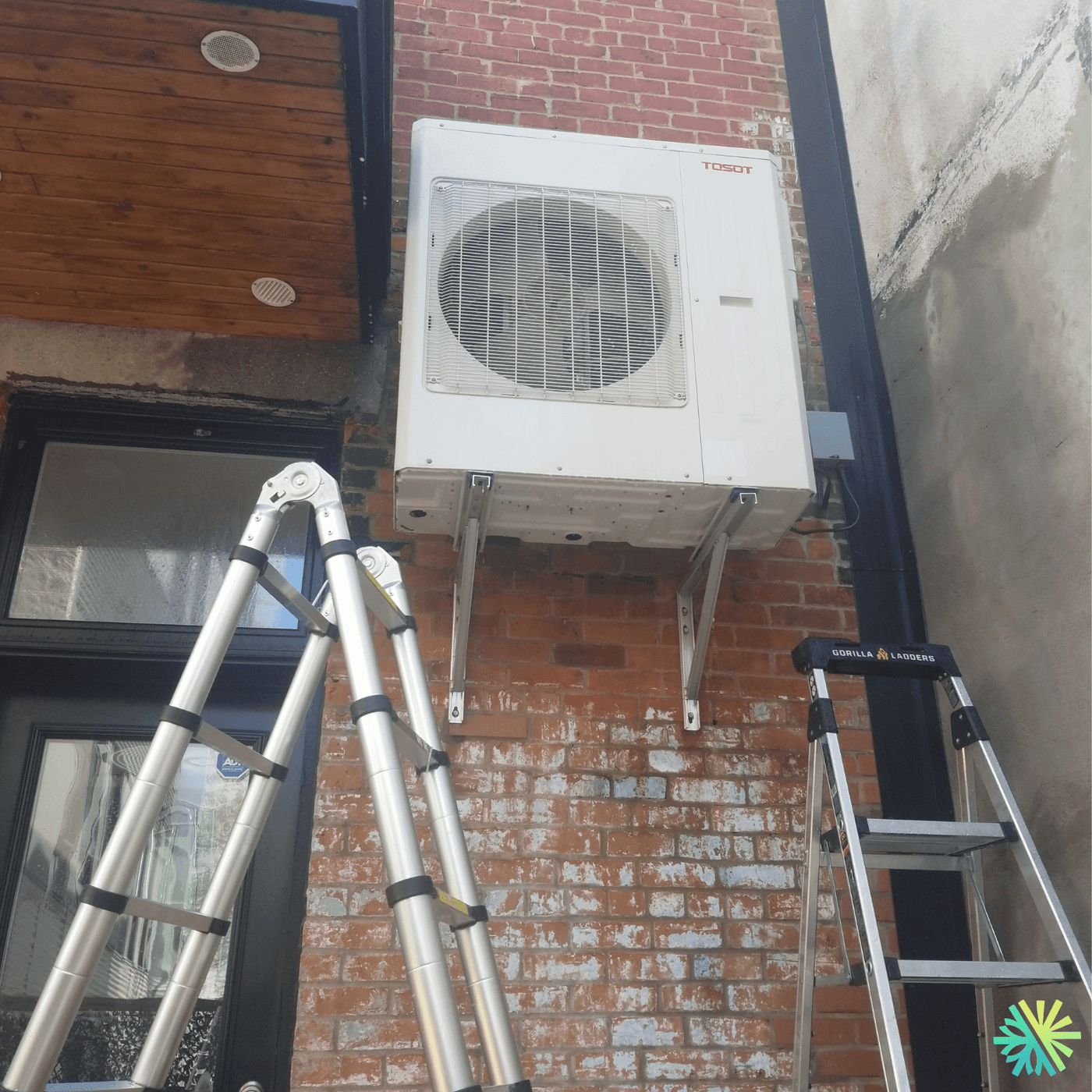 Réparation d’une thermopompe murale Tosot dans Le Plateau-Mont-Royal (Montréal)