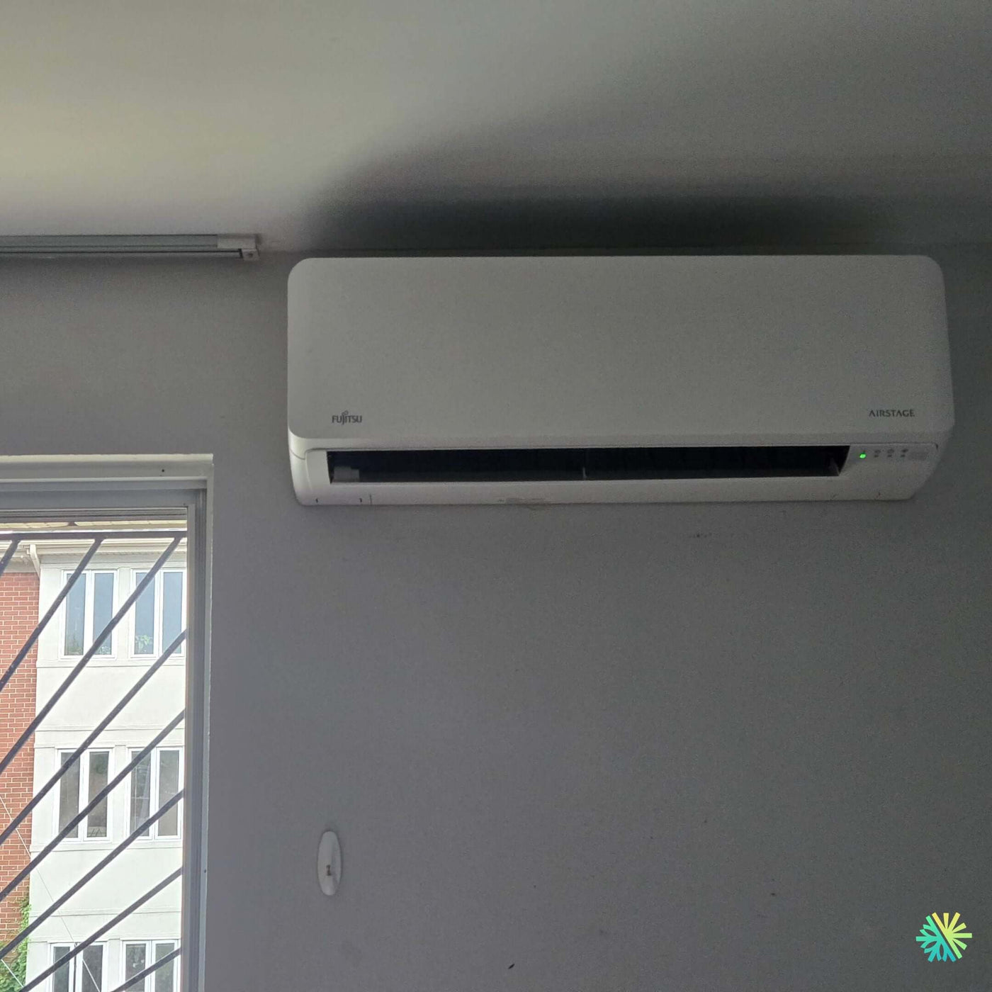 Installation d’une Fujitsu Airstage thermopompe murale à Rosemont–La Petite-Patrie
