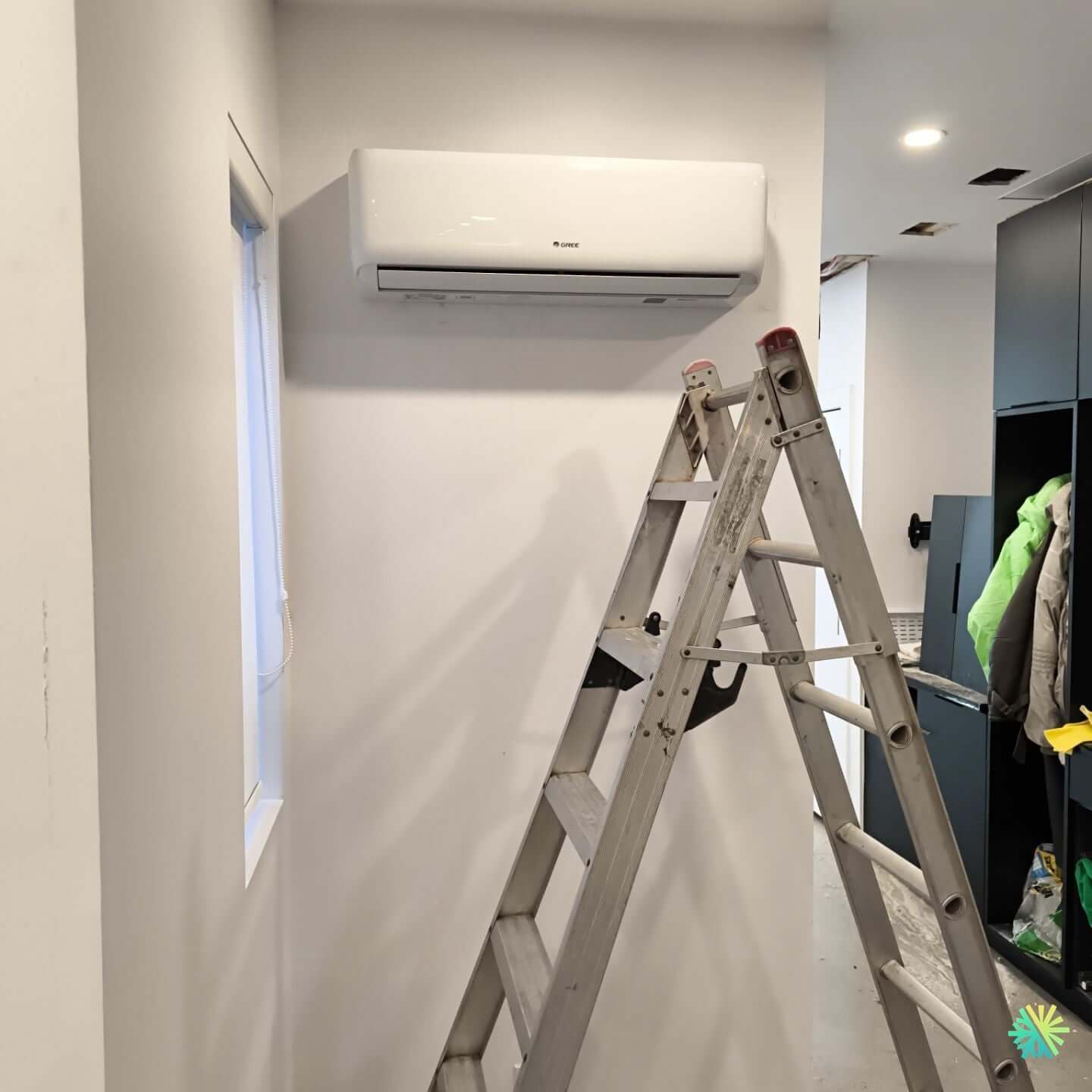Installation d’une Gree (gamme R32) thermopompe murale à Brossard