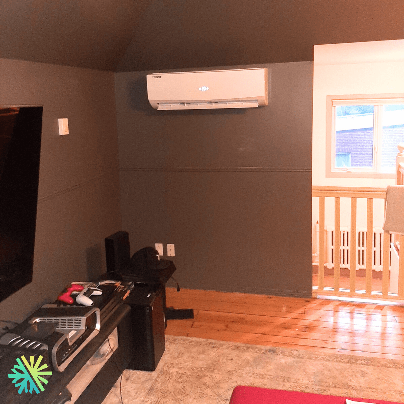 Installation d'une thermopompe murale Tosot LomoPlus UltraHeat à Lachine, Montréal