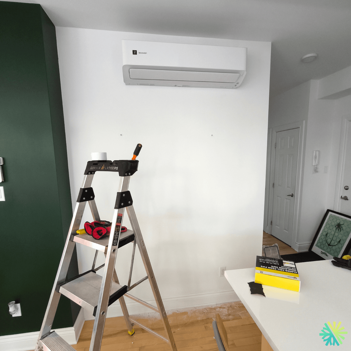 Installation d’une thermopompe murale Sharp dans Le Sud-Ouest de Montréal