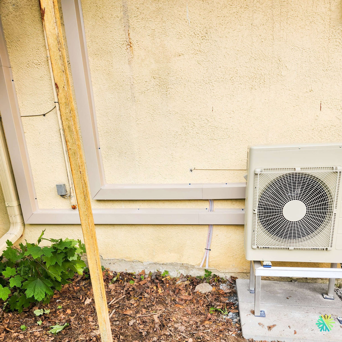 Installation d’une thermopompe multizone triple zone Hitachi airHome Multi à Saint-Laurent, Montréal