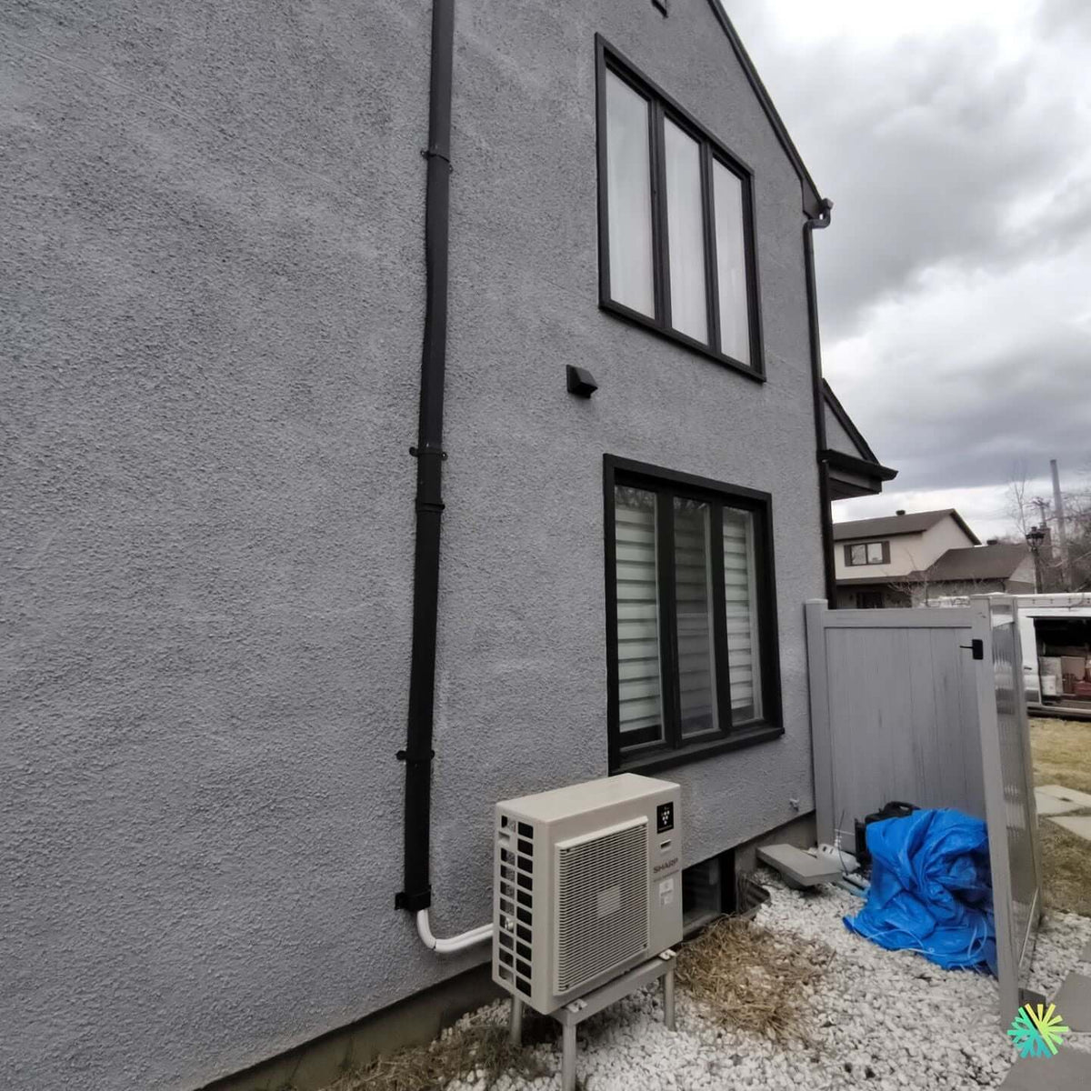 Installation d’une thermopompe murale Sharp ZU1 à Sainte-Dorothée, Laval