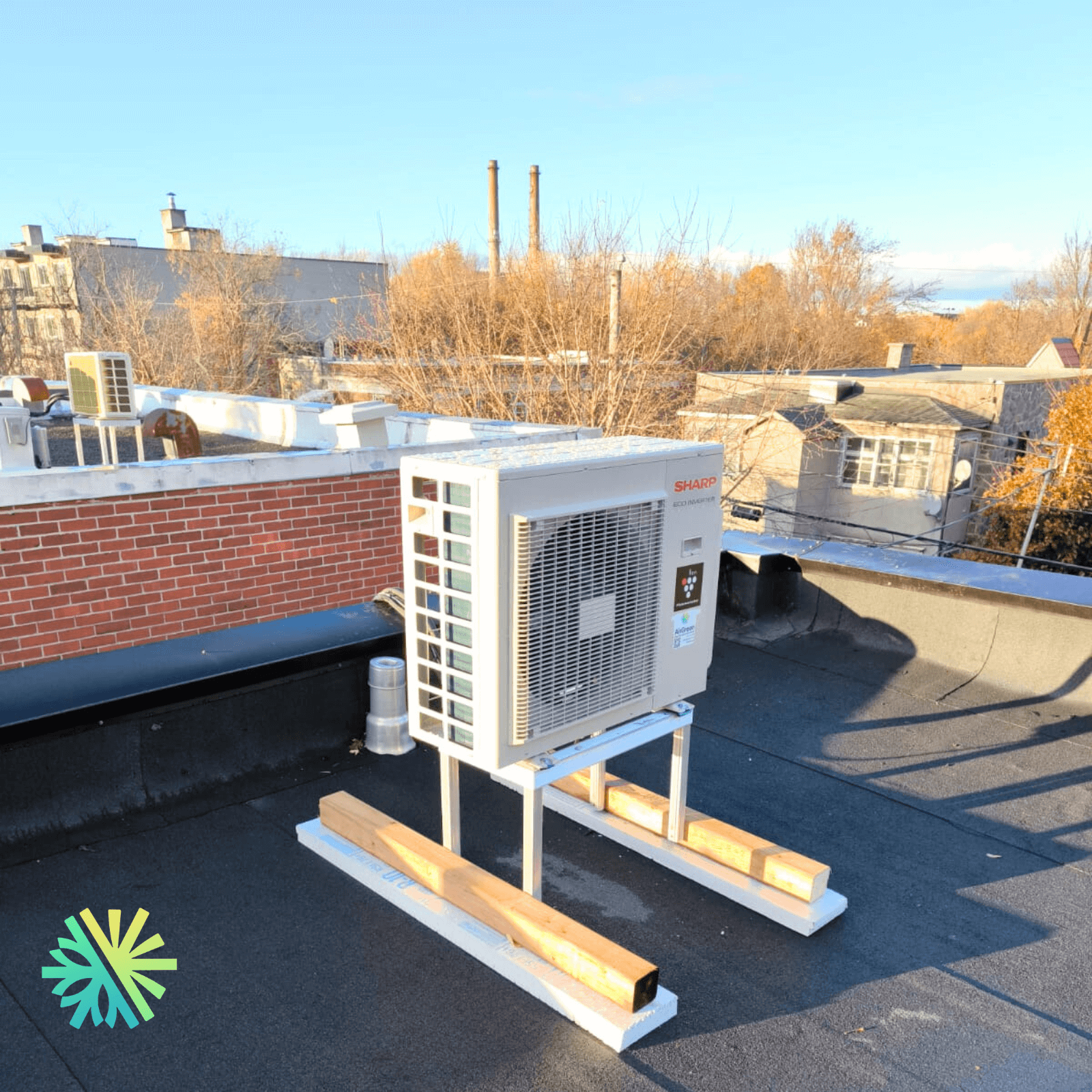 Installation d’une thermopompe SHARP BU à deux zones à Montréal