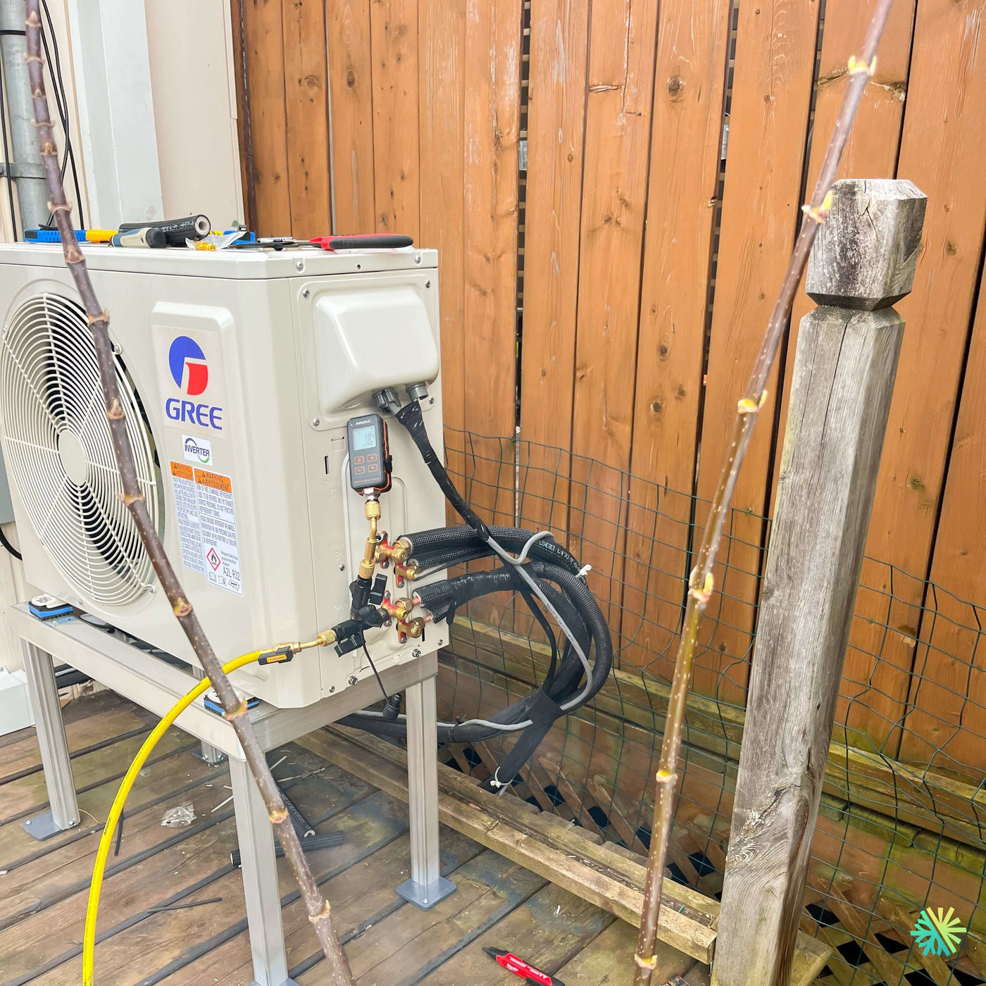 Installation d’une GREE CHARMO R32 Thermopompe Murale – Climatiseur – Mini Split à Sainte-Anne-de-Bellevue, dans l’Ouest-de-l’Île de Montréal
