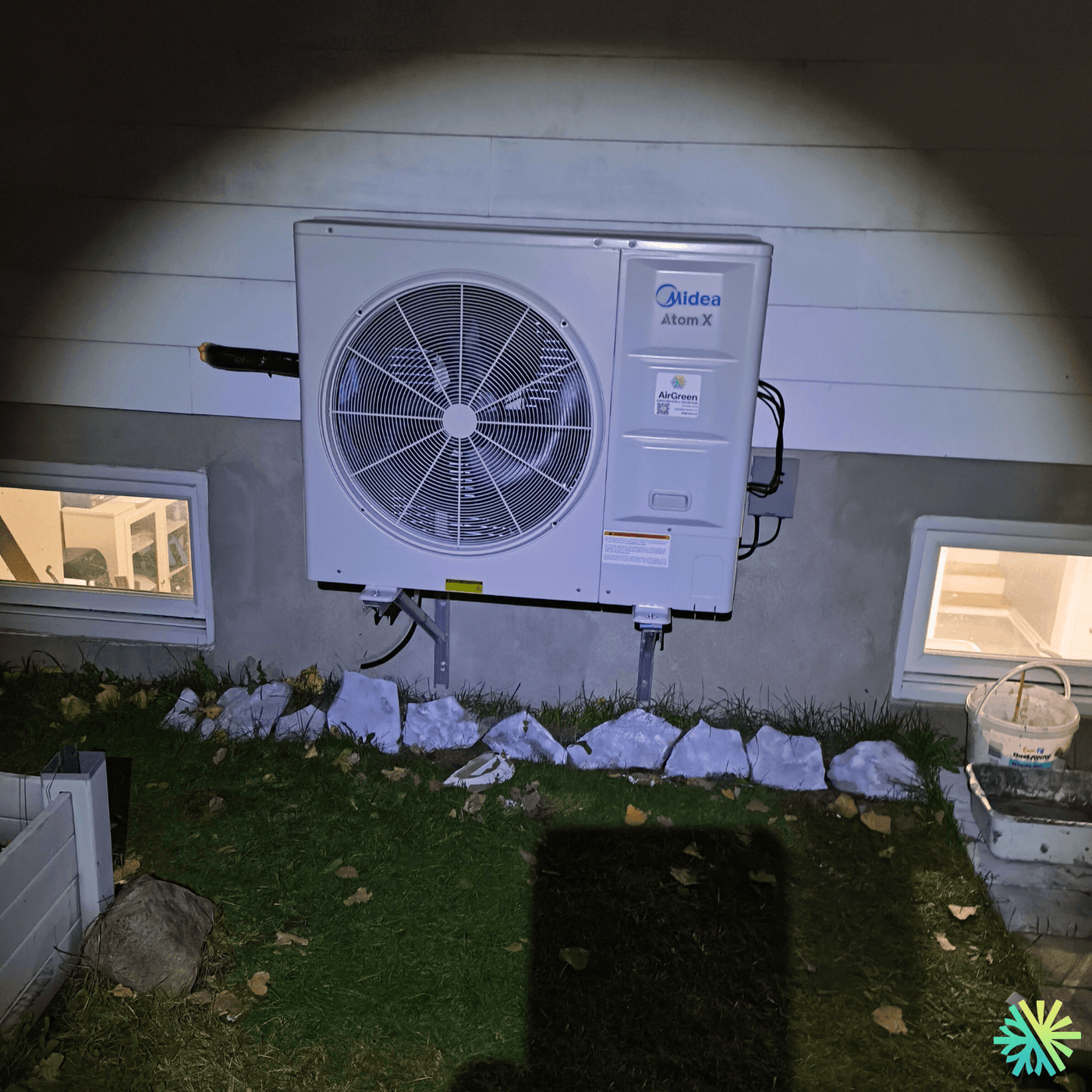 Installation d’une thermopompe centrale Midea ATOM X à Sainte-Dorothée (Laval)