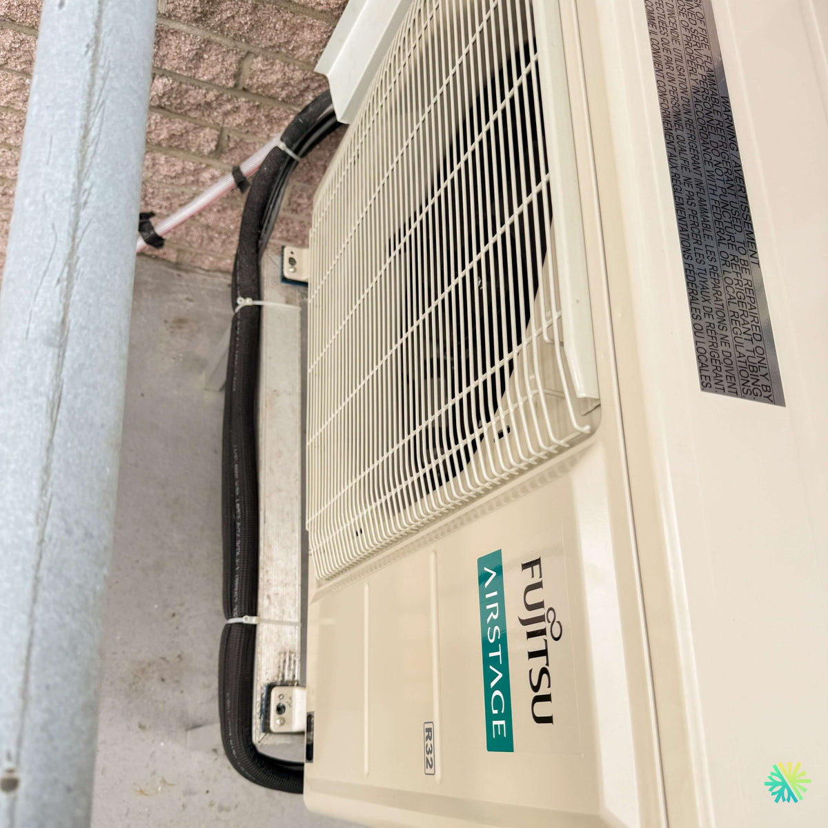 Installation d’une thermopompe murale Fujitsu AIRSTAGE Altair 700 à Saint-Patrice-de-Sherrington, en Montérégie