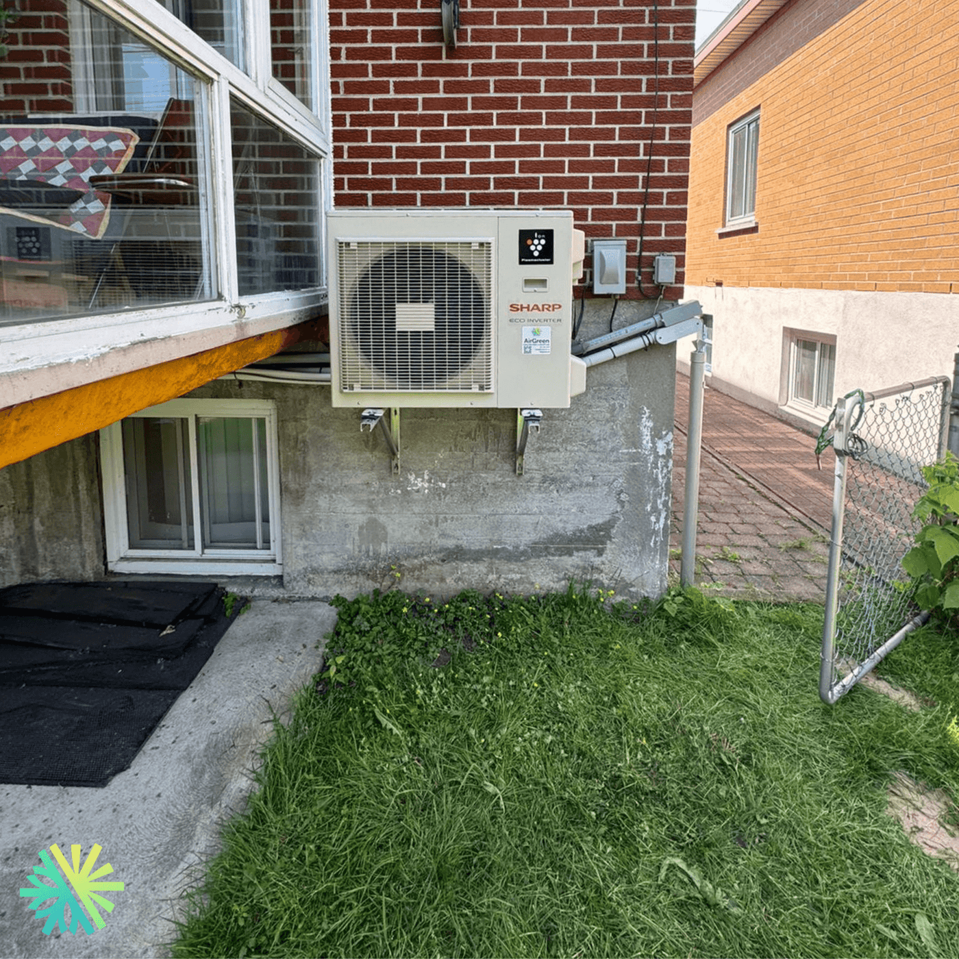 Installation d'une thermopompe murale Sharp ZU1 sur la Rive-Nord de Montréal