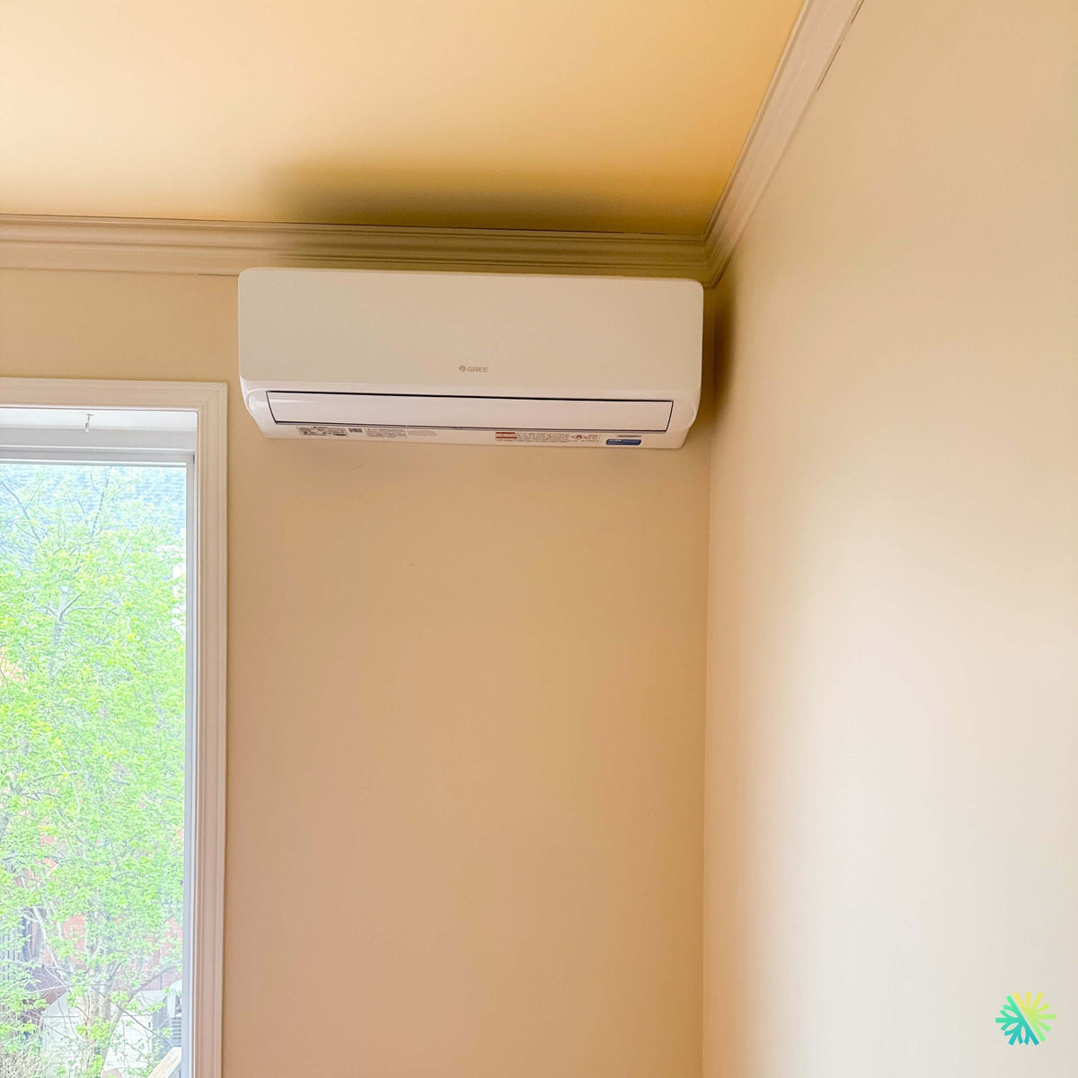 Installation d'une thermopompe 2 têtes GREE FreeMatch R32 (GWHD(24)ND6MO) dans Mercier–Hochelaga-Maisonneuve à Montréal