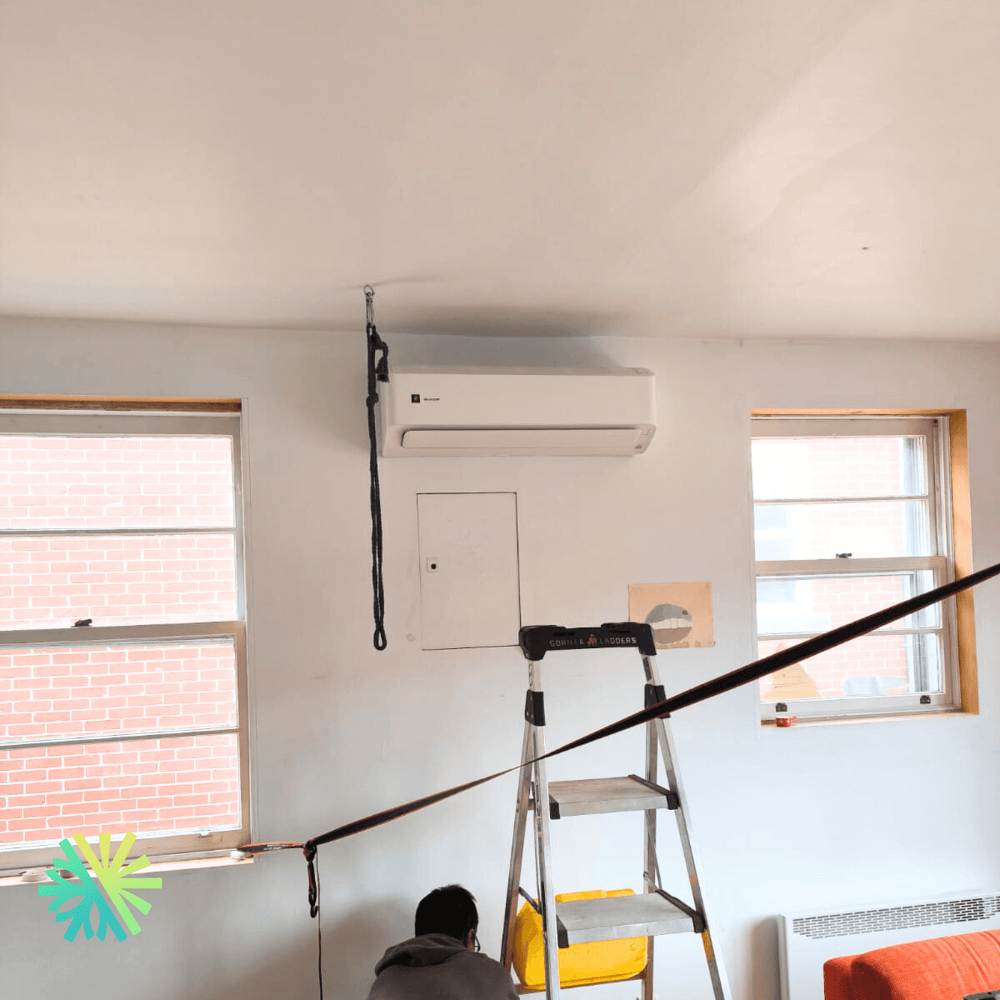 Installation d’une thermopompe double zone SHARP BU à Mercier–Hochelaga-Maisonneuve