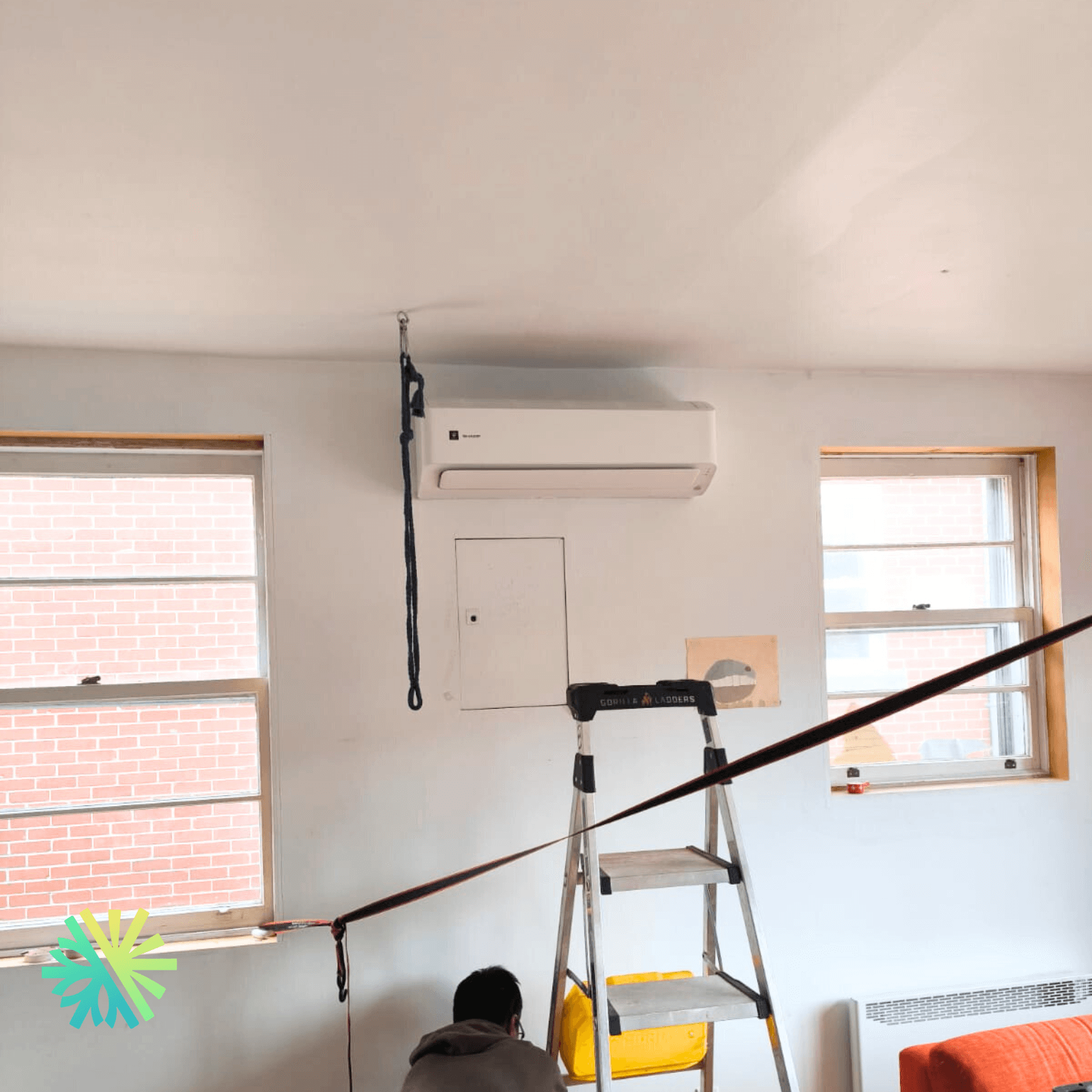 Installation d’une thermopompe double zone SHARP BU à Mercier–Hochelaga-Maisonneuve