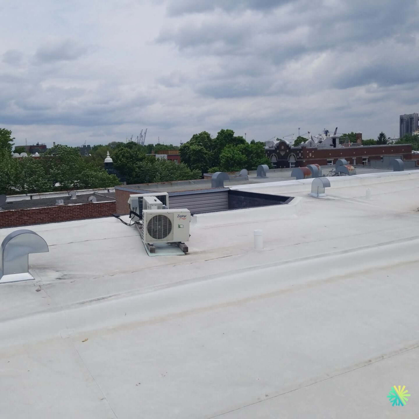 Réparation d’un système CVAC Zephyr sur toit plat à Saint-Laurent