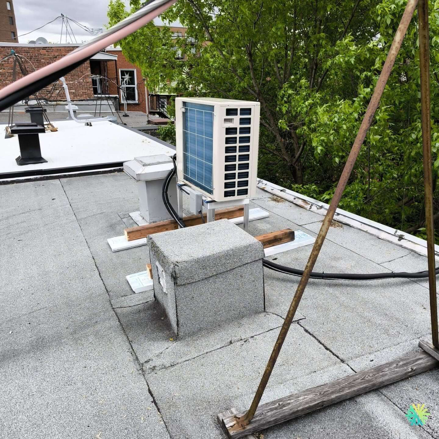 Installation d’une Sharp ZU1 thermopompe murale à Mercier–Hochelaga-Maisonneuve