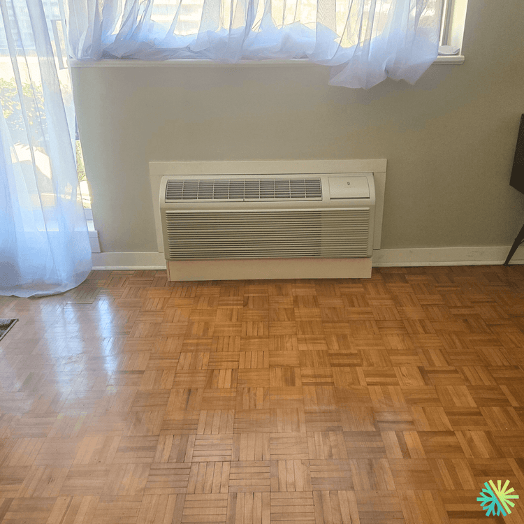 Nettoyage d’un PTAC à Ville-Marie (Montréal) : remise à neuf d’une unité traversante en condo