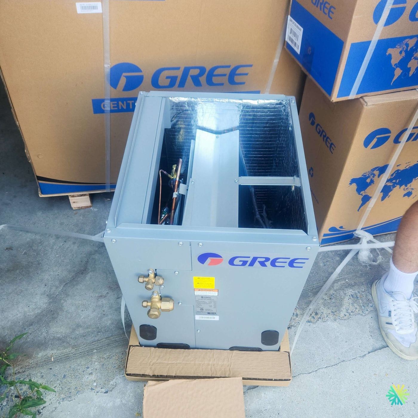 Installation d’une GREE FLEXX Fournaise Électrique – Air Handler à Pointe-Claire, Ouest-de-l’Île de Montréal