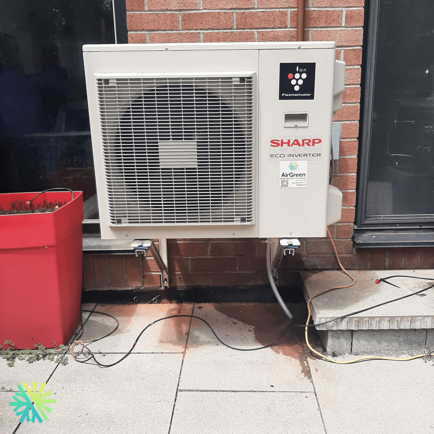 Installation d'une thermopompe mini-split Sharp ZU1 à Griffintown, Montréal