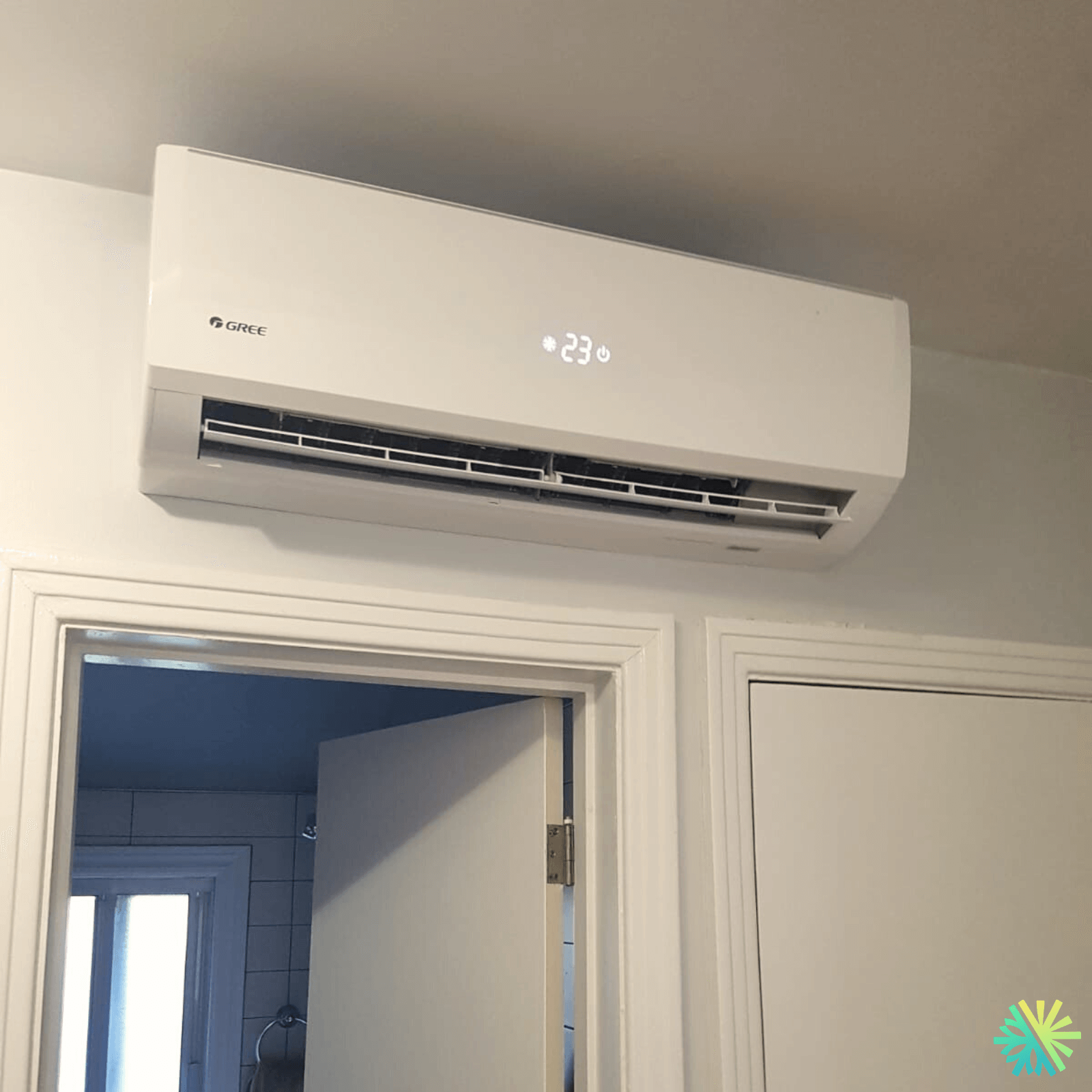 Service et entretien d’une thermopompe murale Gree à Ville-Marie (Montréal)