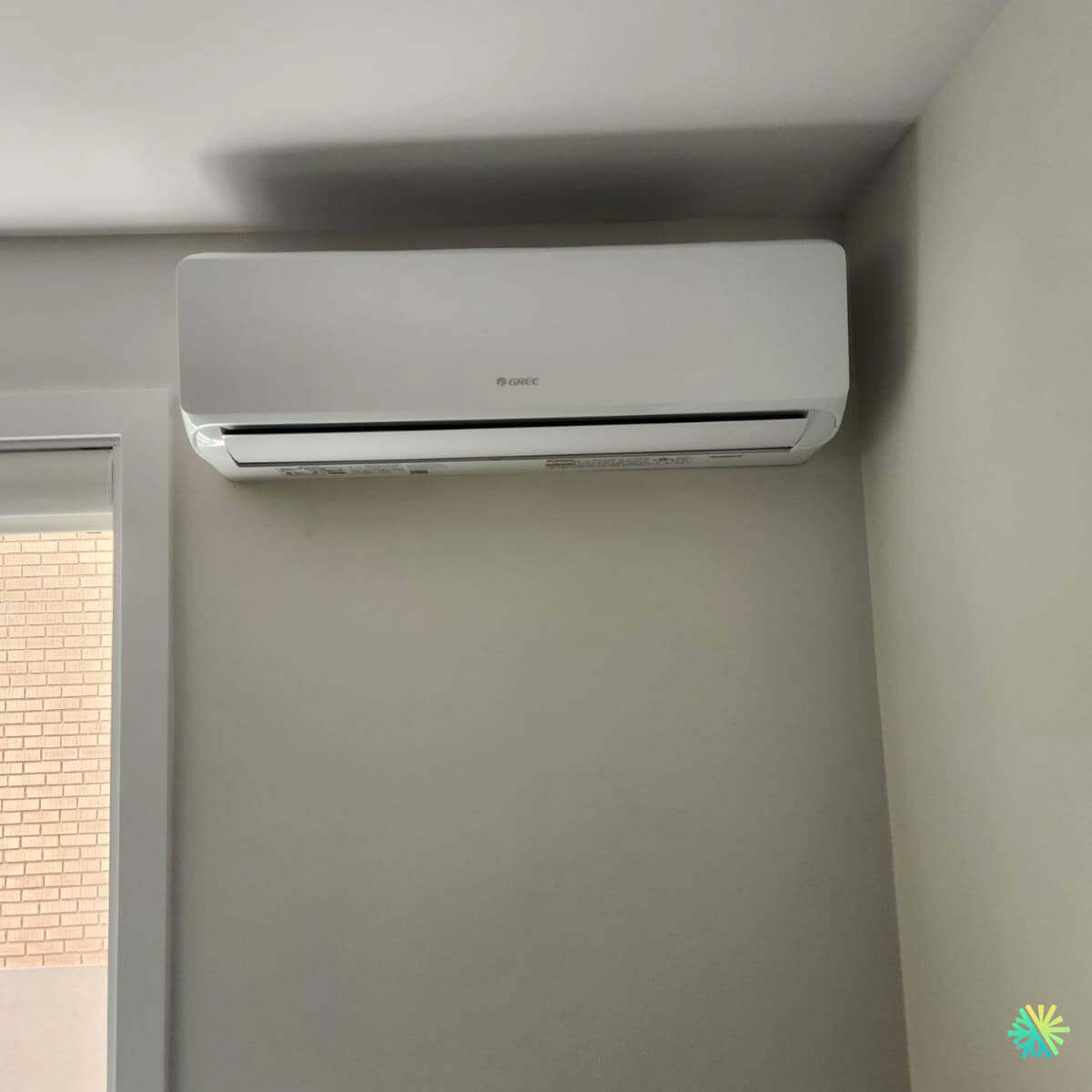 Installation d’une GREE (modèle de la gamme R32) thermopompe murale à Rosemont–La Petite-Patrie