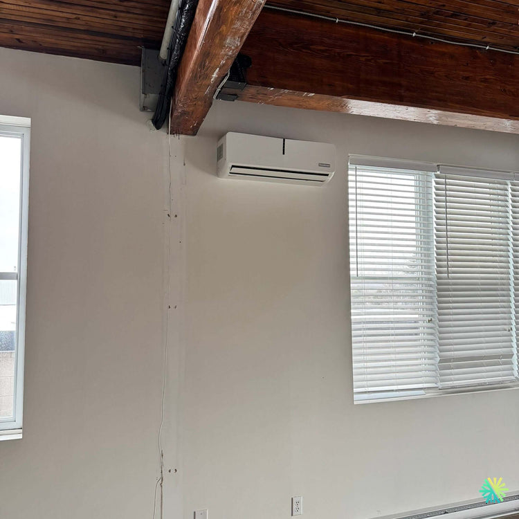 Installation d’une thermopompe murale Generallux-Manuflow à Rosemont–La Petite-Patrie