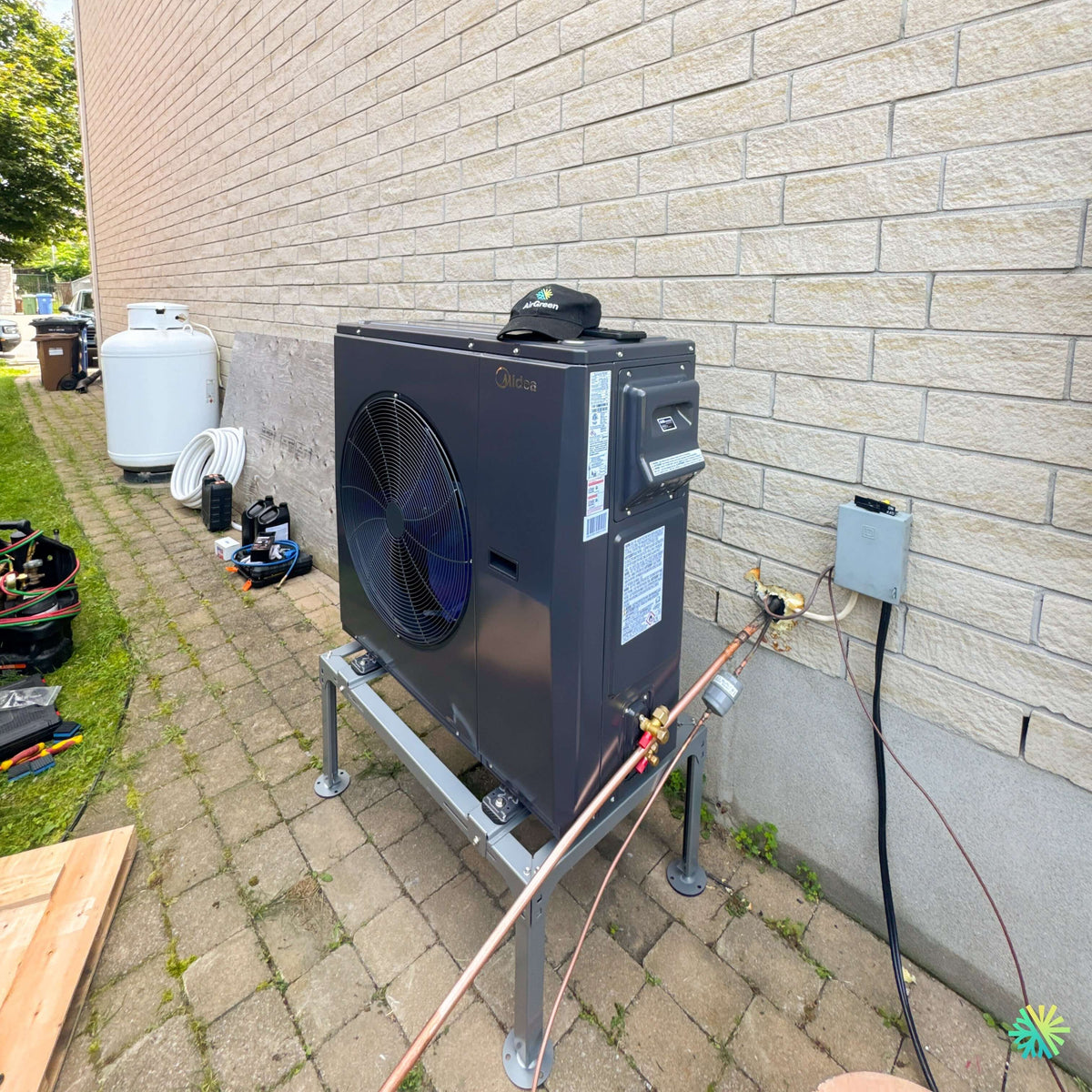 Installation d’une thermopompe centrale MIDEA EVOX G3 à Outremont, Montréal