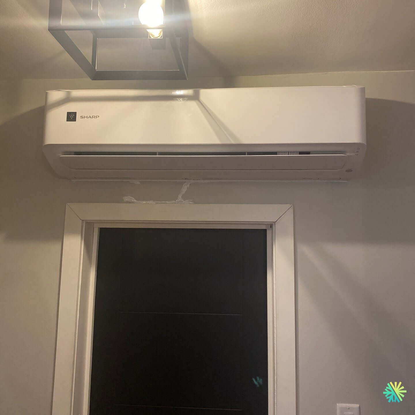 Installation d’une Sharp ZU1 thermopompe murale à Chomedey, Laval