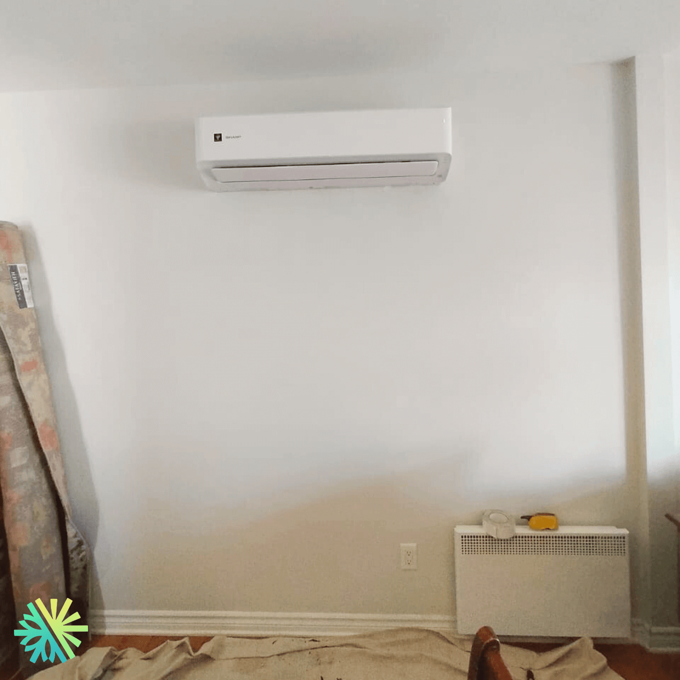 Installation d'une thermopompe murale Sharp ZU1 24 000 BTU à Terrebonne