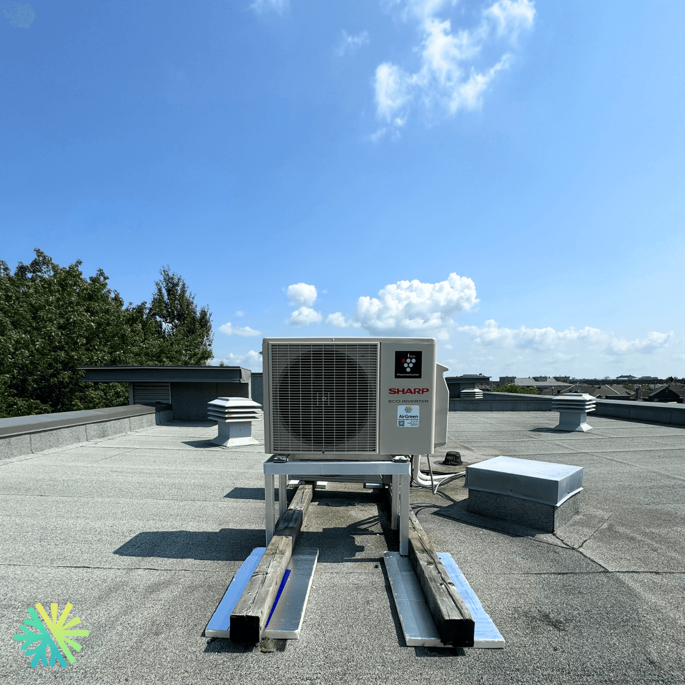 Installation d’une thermopompe Sharp ZHU1 12 000 BTU à Laval