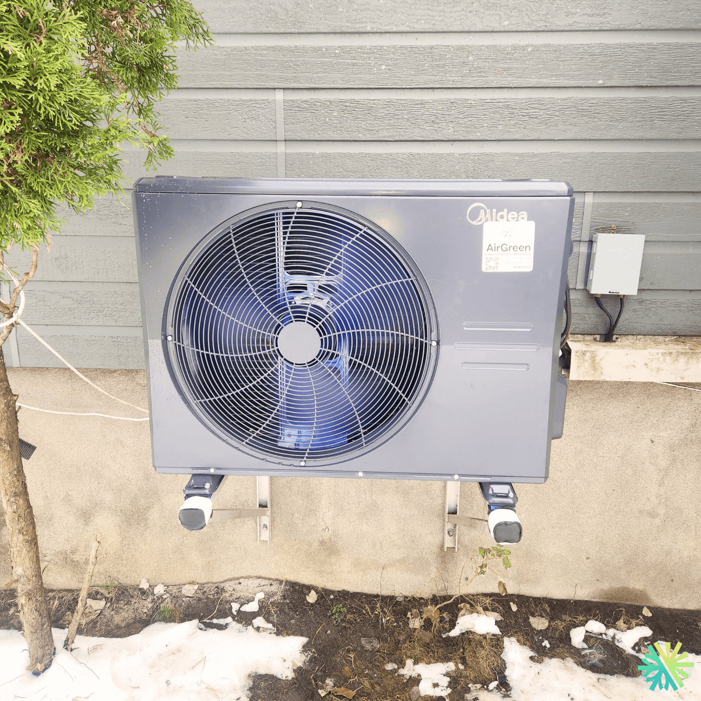 Installation d’une thermopompe murale Midea à Sainte-Dorothée (Laval)