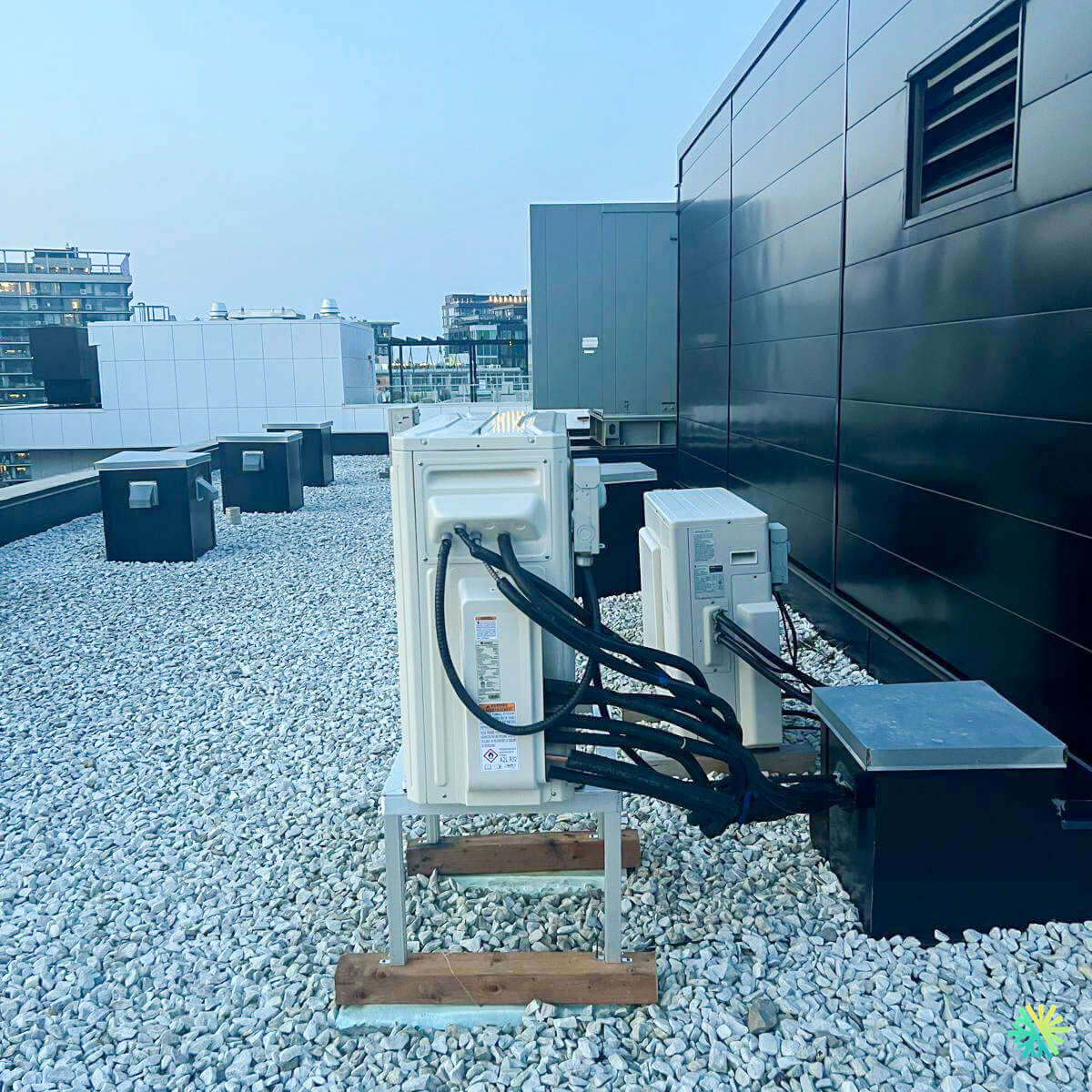 Installation sur mesure : comment AirGreen a relevé le défi d’intégrer un climatiseur mural dans un décor de luxe à Montréal