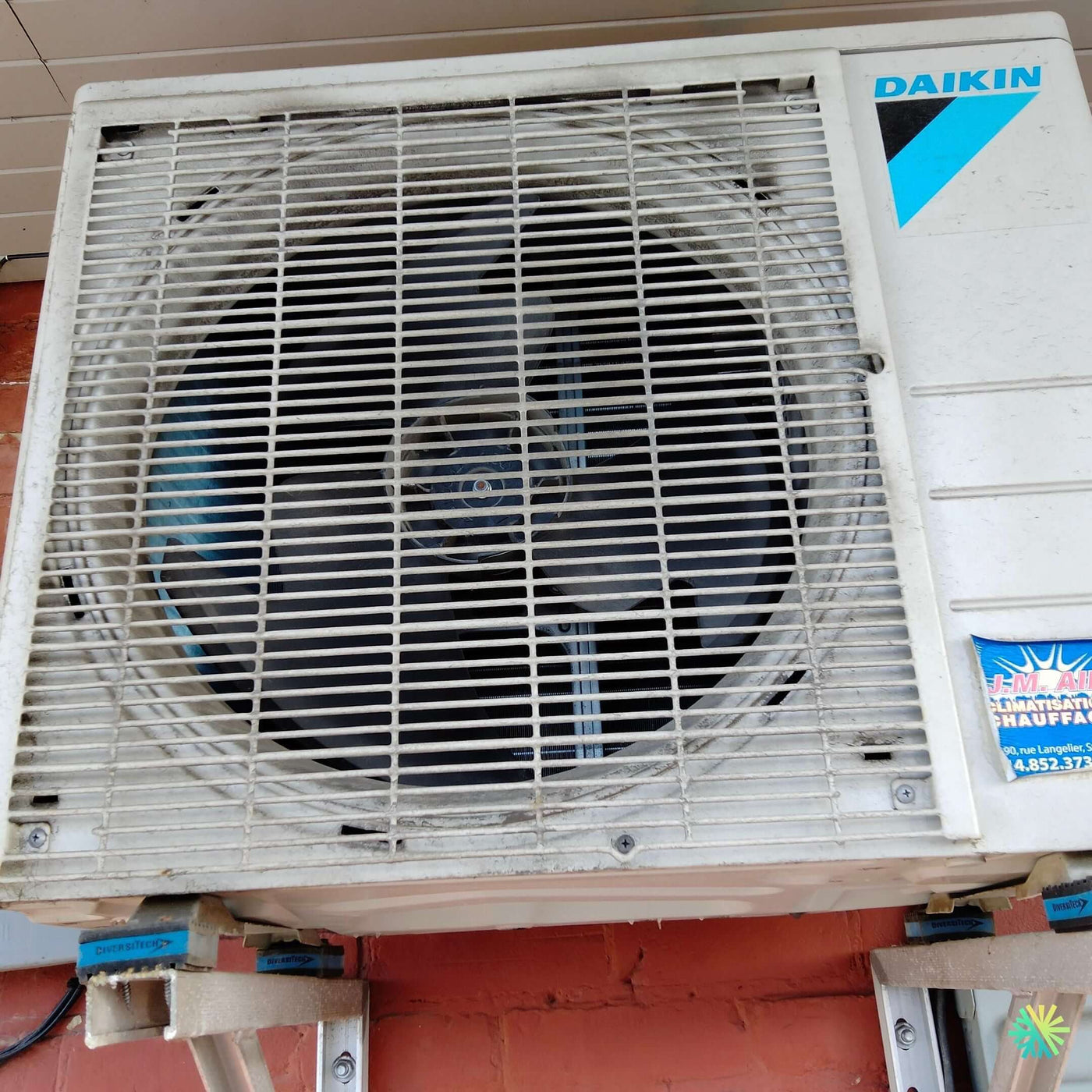 Réparation d’une Thermopompe Murale Daikin à Sainte-Dorothée