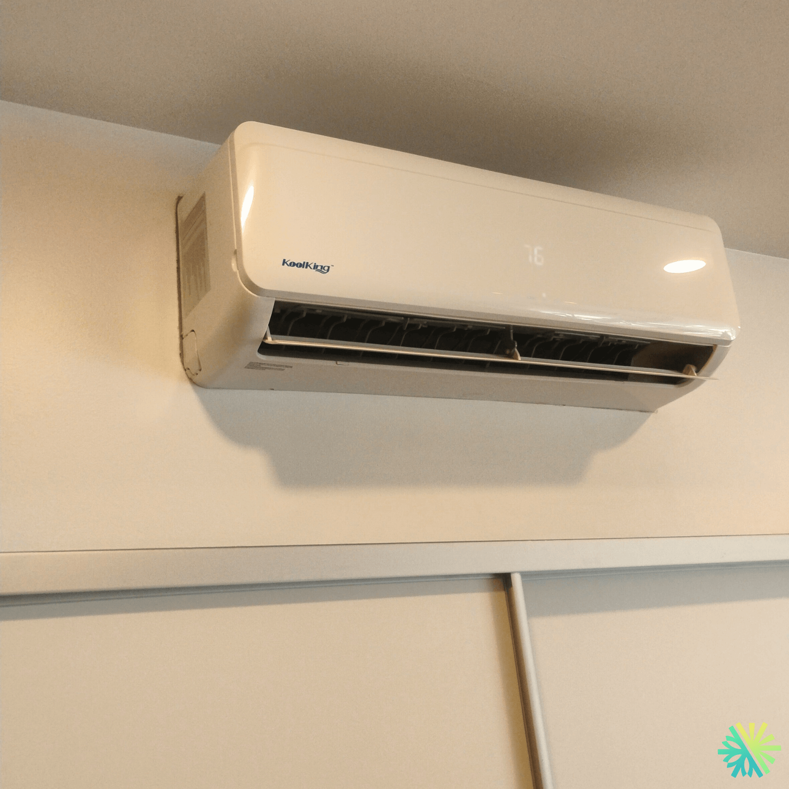 Nettoyage d’une thermopompe murale KoolKing à Ville-Marie (Montréal)