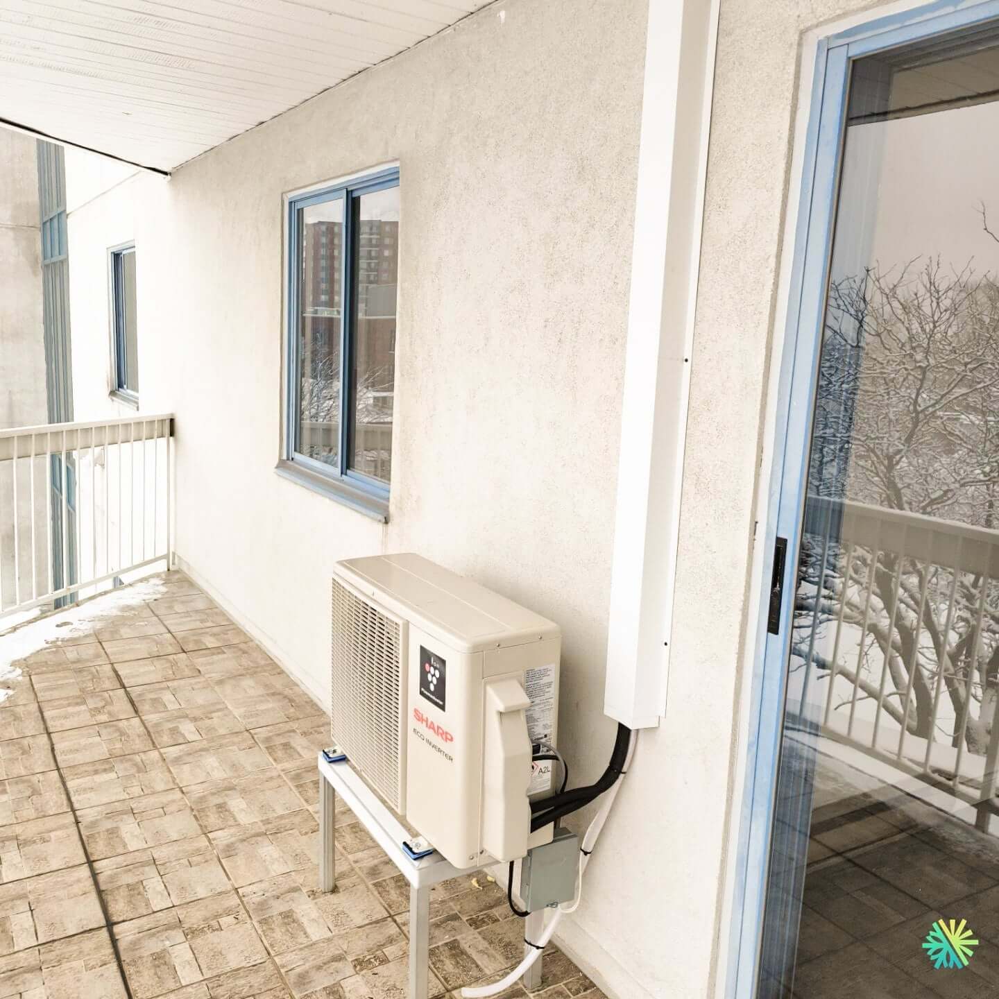 Thermopompe murale SHARP ZU1 12 000 BTU installée à Saint-Constant – Confort quatre saisons au cœur de la Rive-Sud