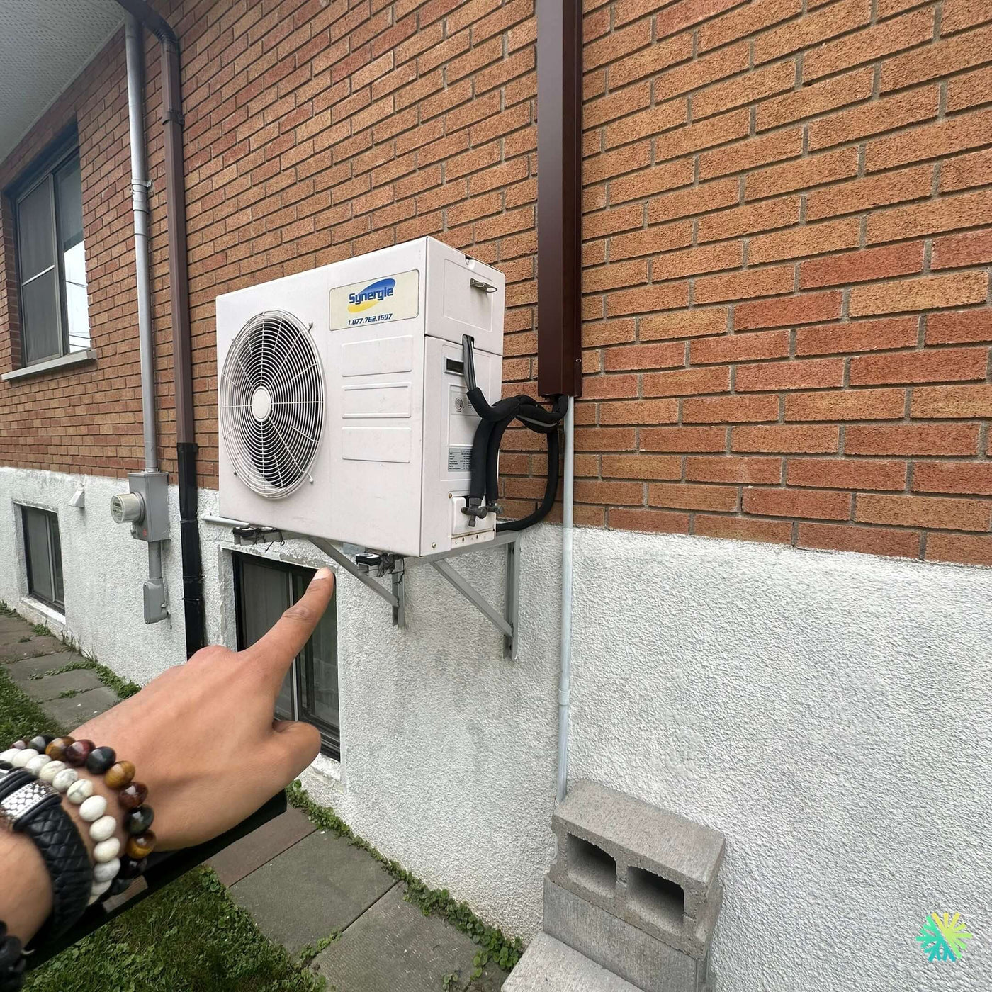 Réparation d’une thermopompe murale Synergie à Sainte-Thérèse