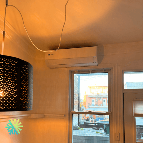 Installation d’une thermopompe triple zone SHARP BU à Côte-des-Neiges–Notre-Dame-de-Grâce