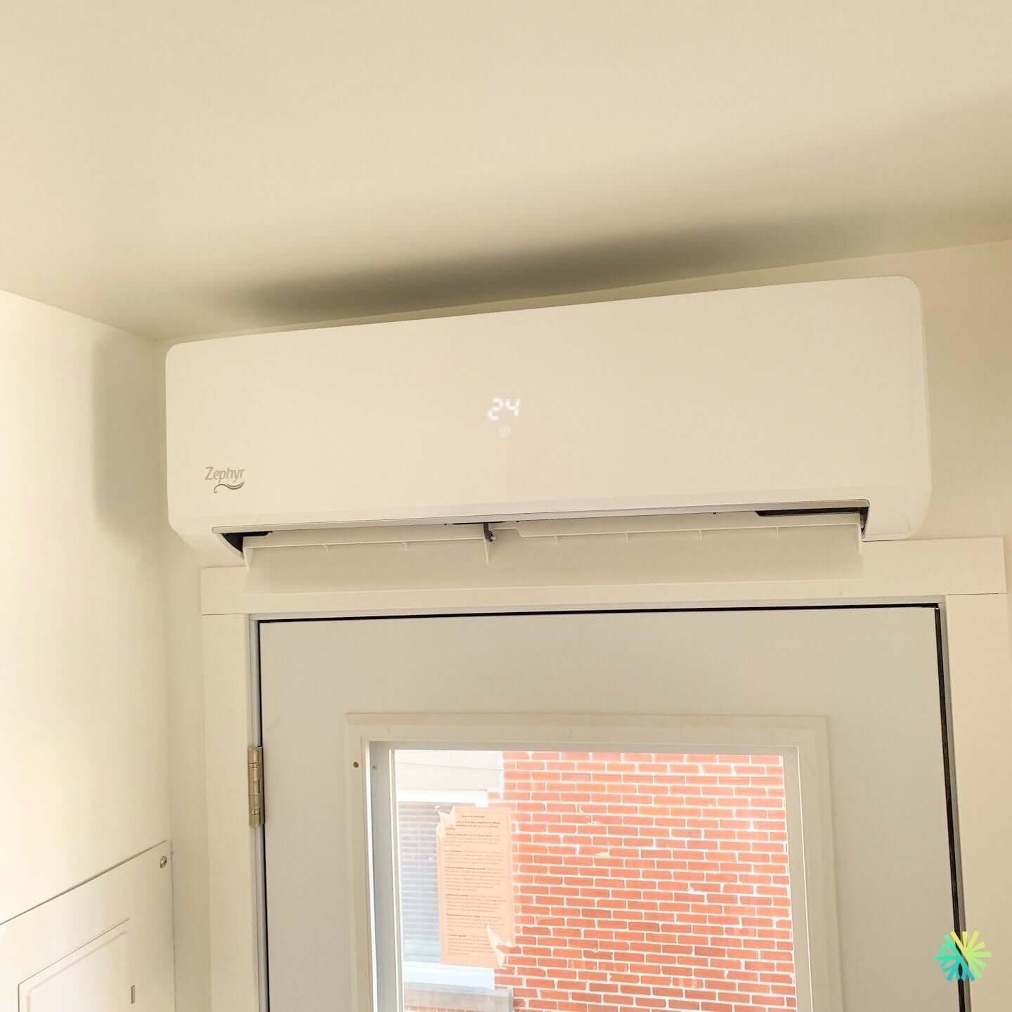 Installation of a Zephyr 25 R454B Wall-Mounted Heat Pump in Rosemont, Montréal