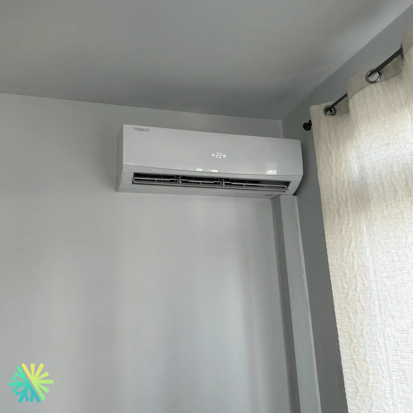 Installation d’un climatiseur mural Tosot LomoPlus UltraHeat à Blainville