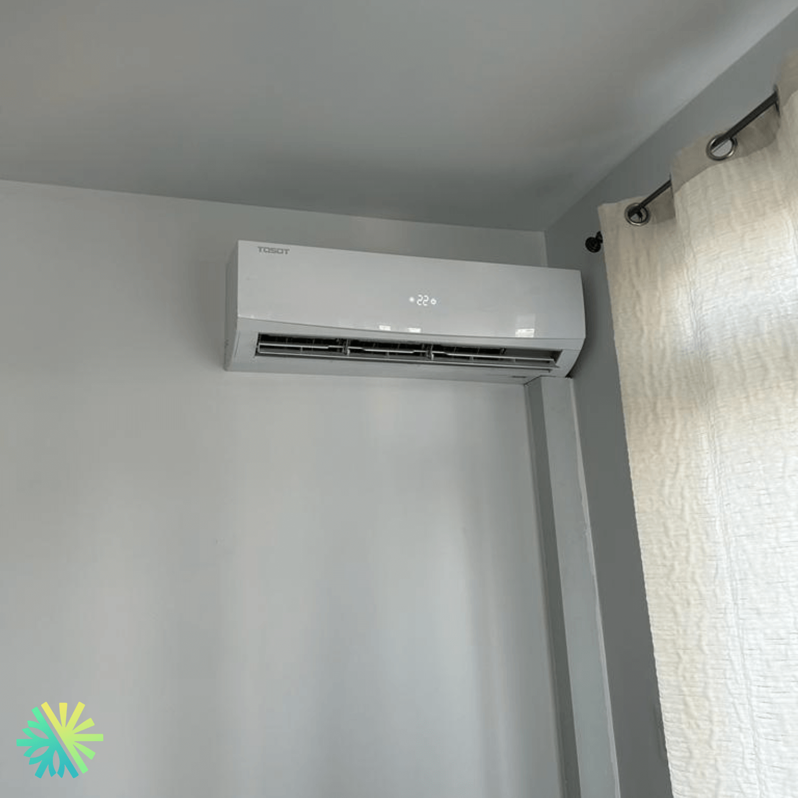 Installation d’un climatiseur mural Tosot LomoPlus UltraHeat à Blainville