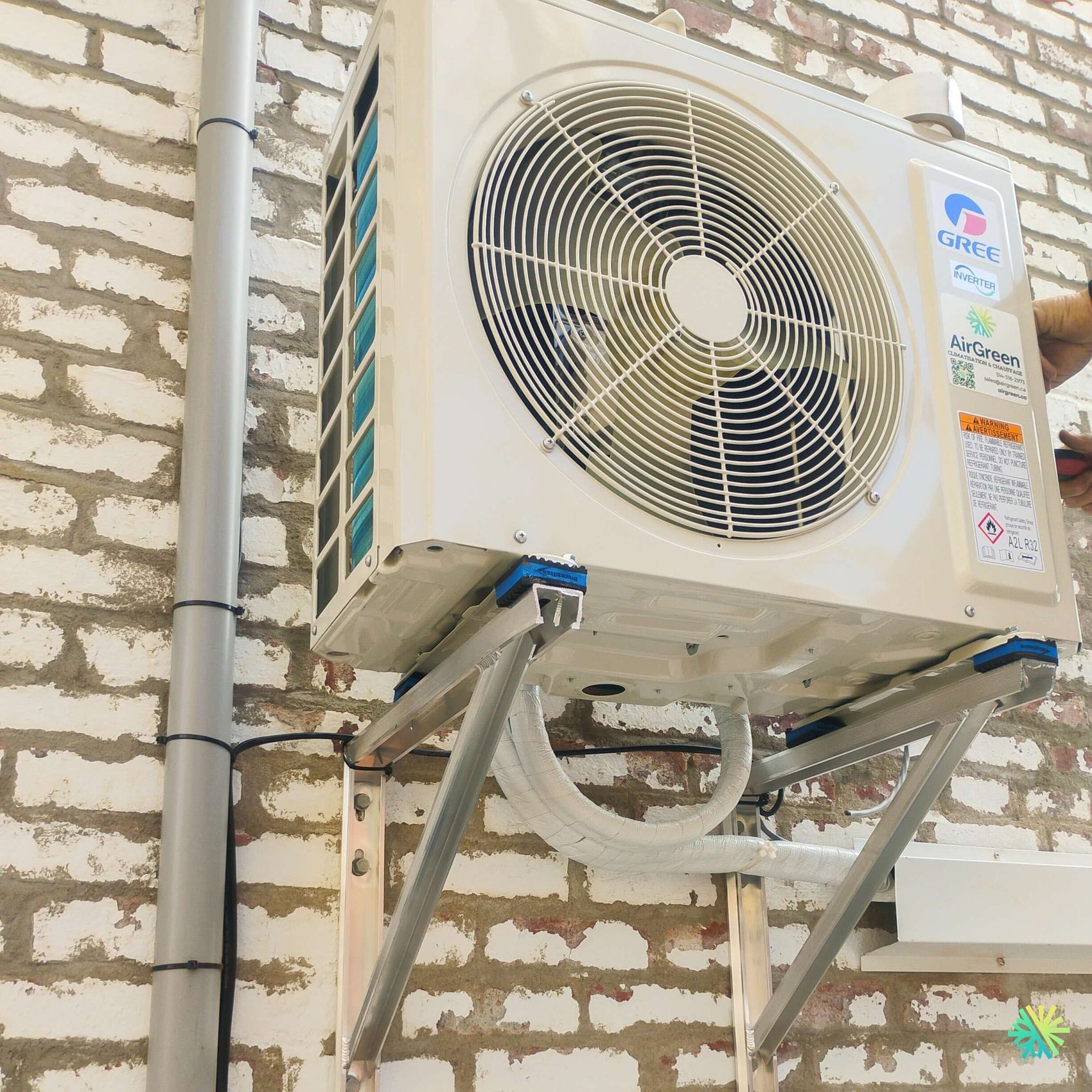 Installation d’une thermopompe murale GREE AIRY R32 à Vaudreuil-Dorion : une solution mini split compacte, efficace et proprement intégrée