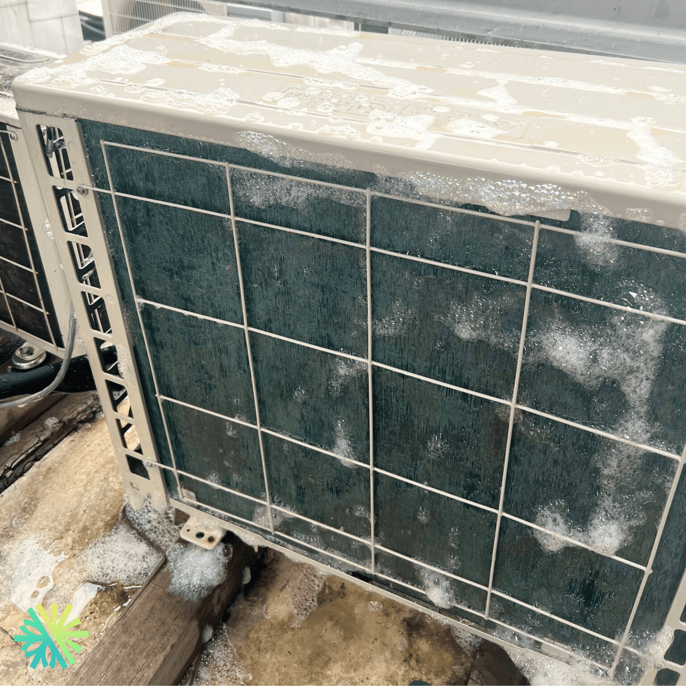 Entretien et Nettoyage d'une Thermopompe Murale Sharp dans le Sud-Ouest, Montréal