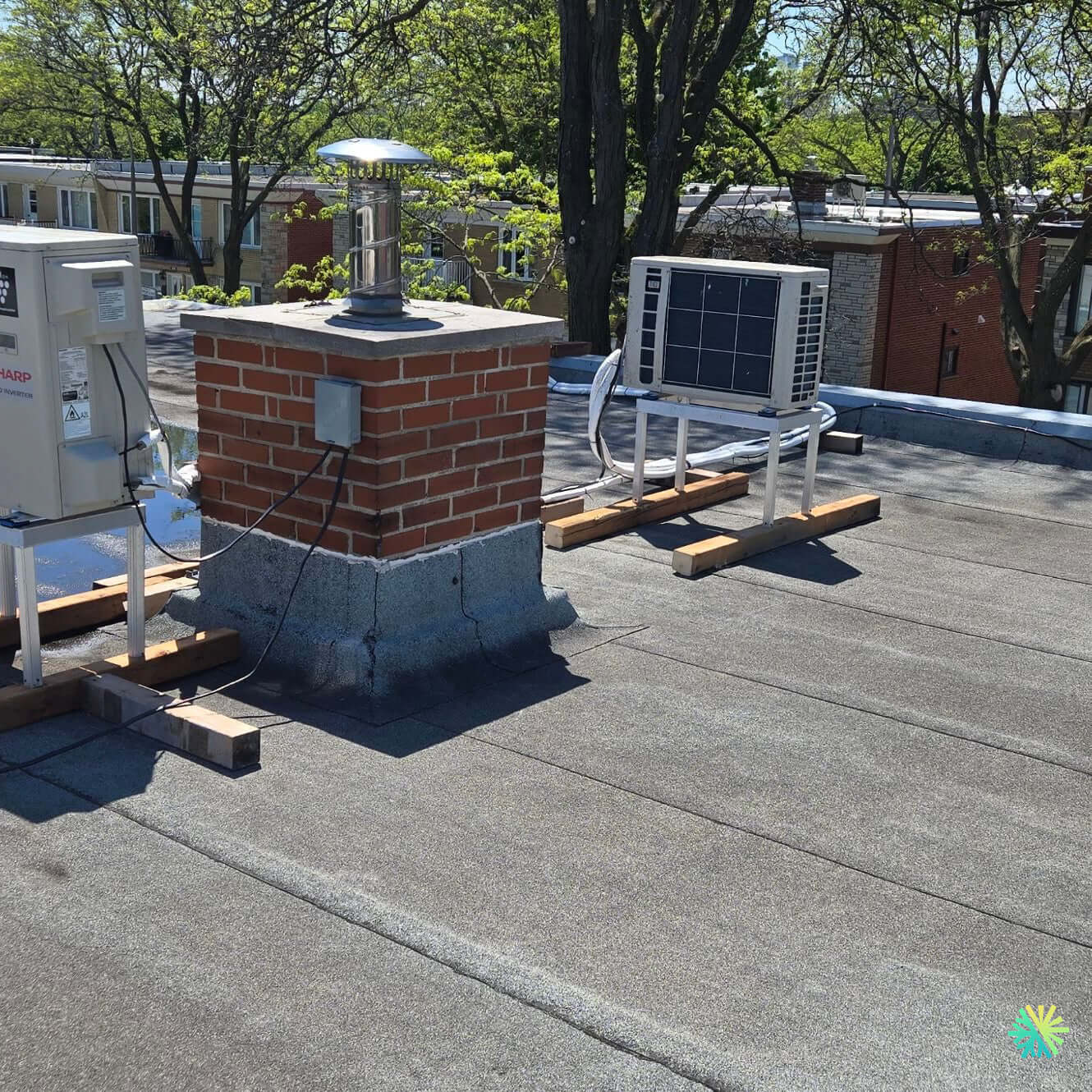 Réparation d’une thermopompe murale Sharp à Sainte-Thérèse