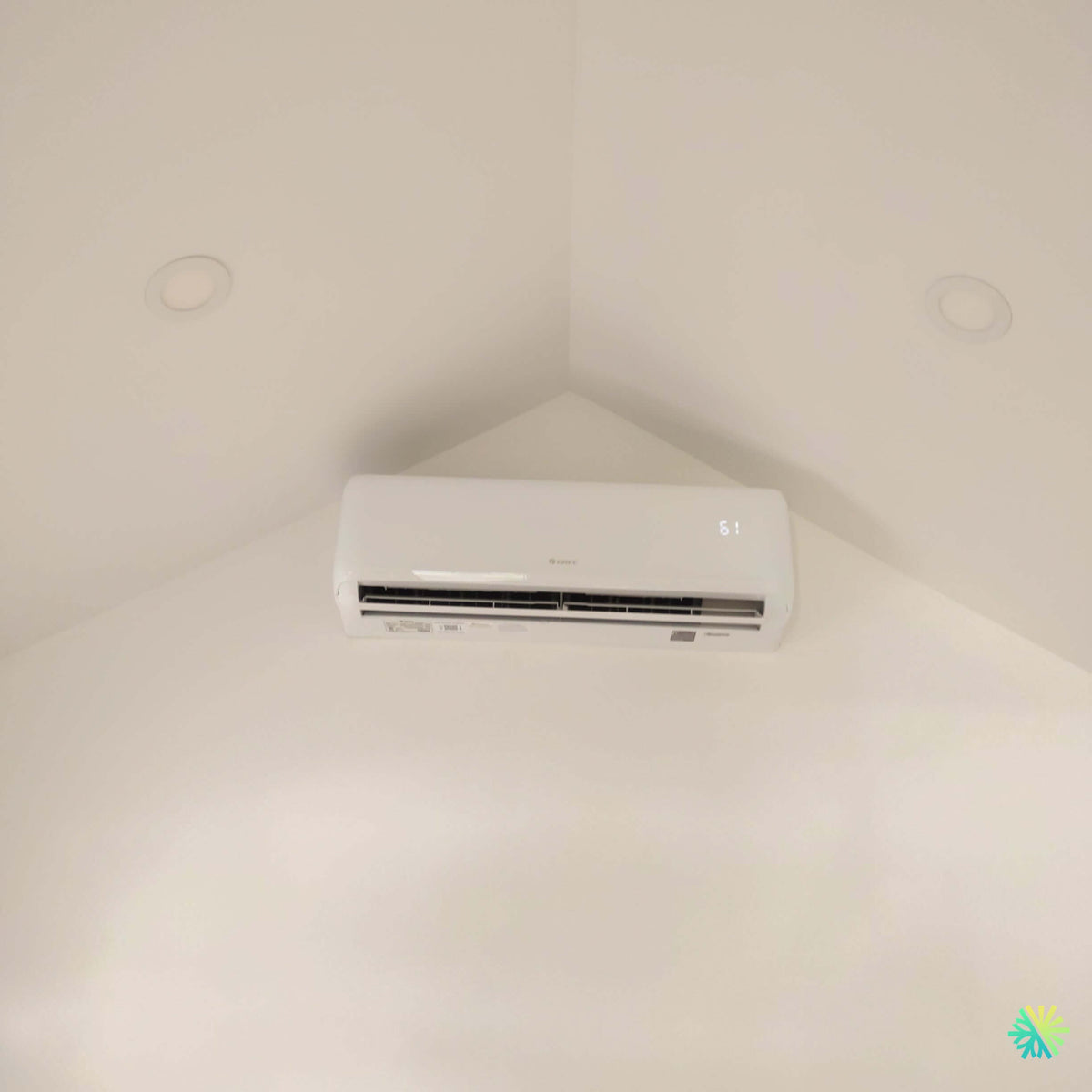 Installation of a GREE FREE MATCH R32 Quad-Zone heat pump with 4 wall-mounted units in Côte-des-Neiges–Notre-Dame-de-Grâce, Montreal