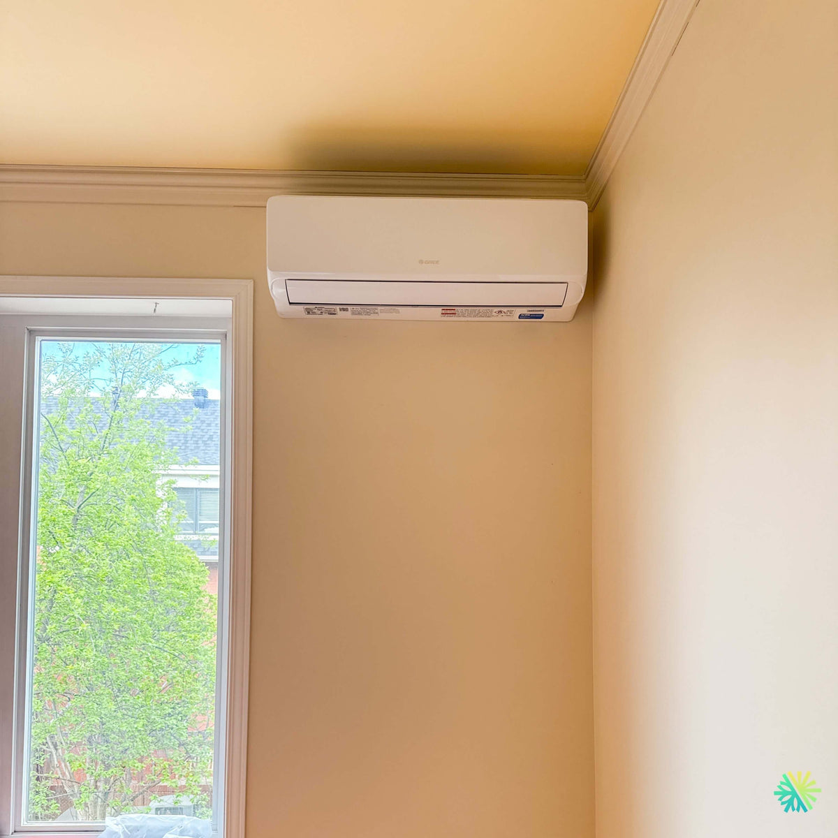 Installation d'une thermopompe 2 têtes GREE FreeMatch R32 à Saint-Basile-le-Grand (MRC de La Vallée-du-Richelieu)