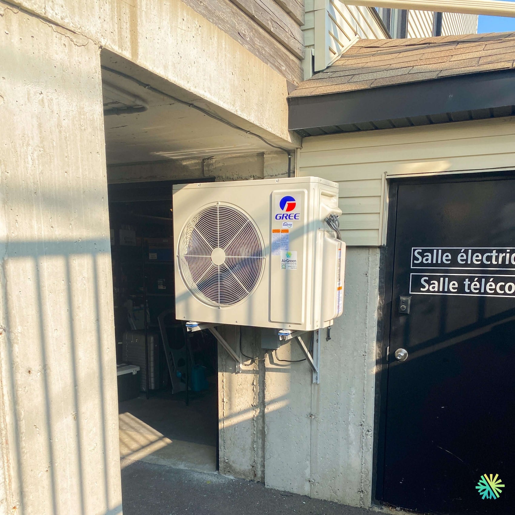 Installation d’une thermopompe Quad-Zone GREE FREE MATCH R32 à Île-Bizard–Sainte-Geneviève pour salle électrique, salle télécom et zones techniques