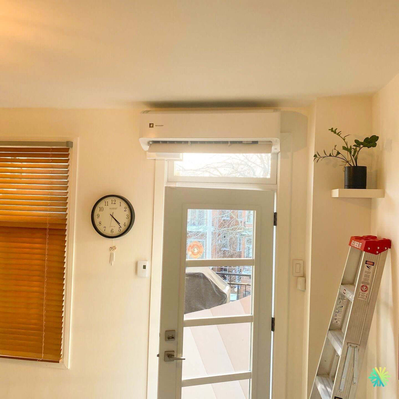 Thermopompe Murale SHARP ZU1 18000 BTU installée à Pierrefonds – Un confort fiable même aux températures extrêmes