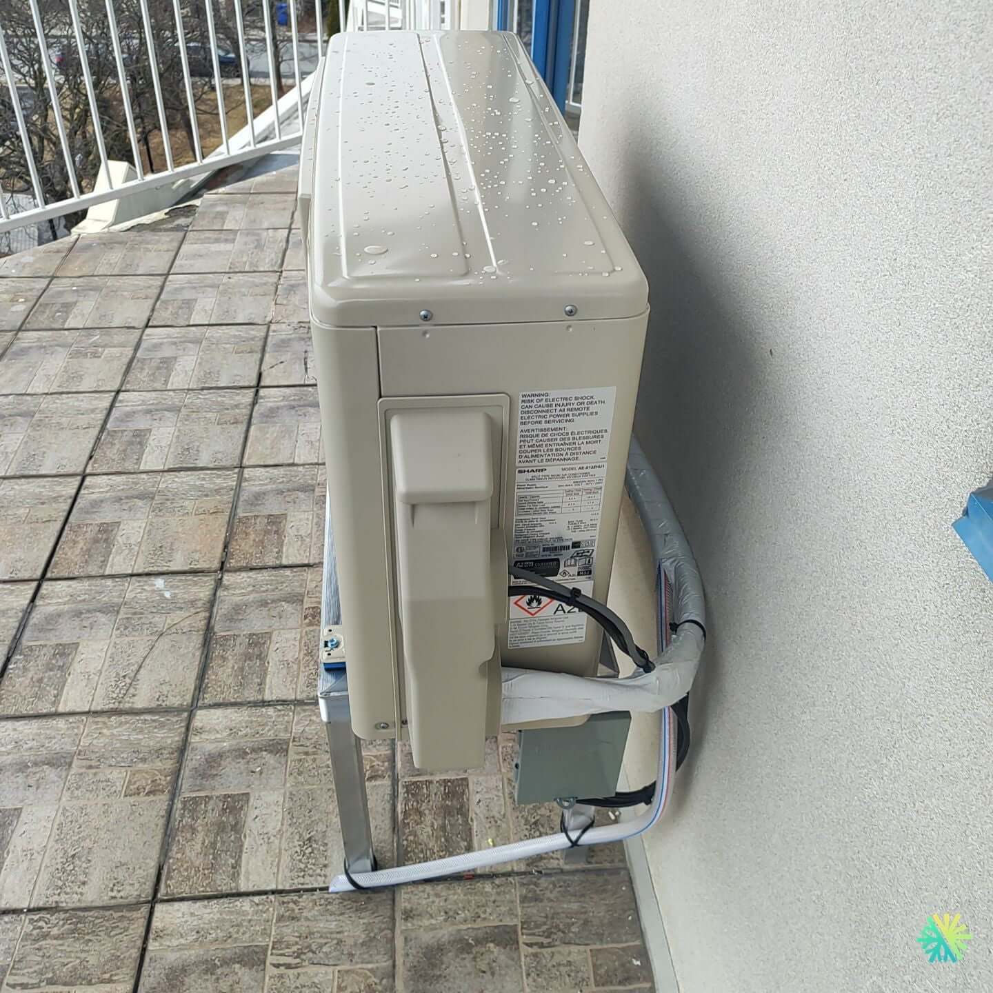 Nettoyage d’une thermopompe murale à Pointe-Claire