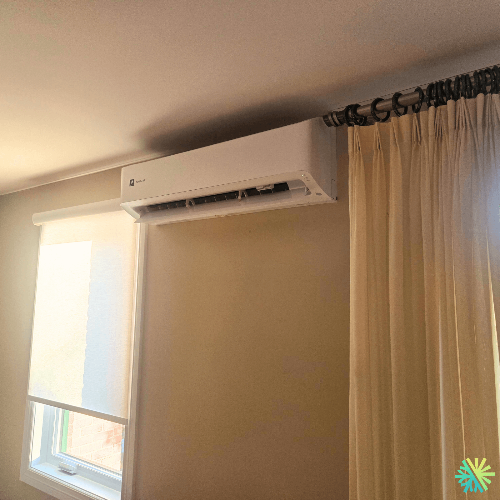 Installation d’une thermopompe murale Sharp ZU1 au Plateau-Mont-Royal