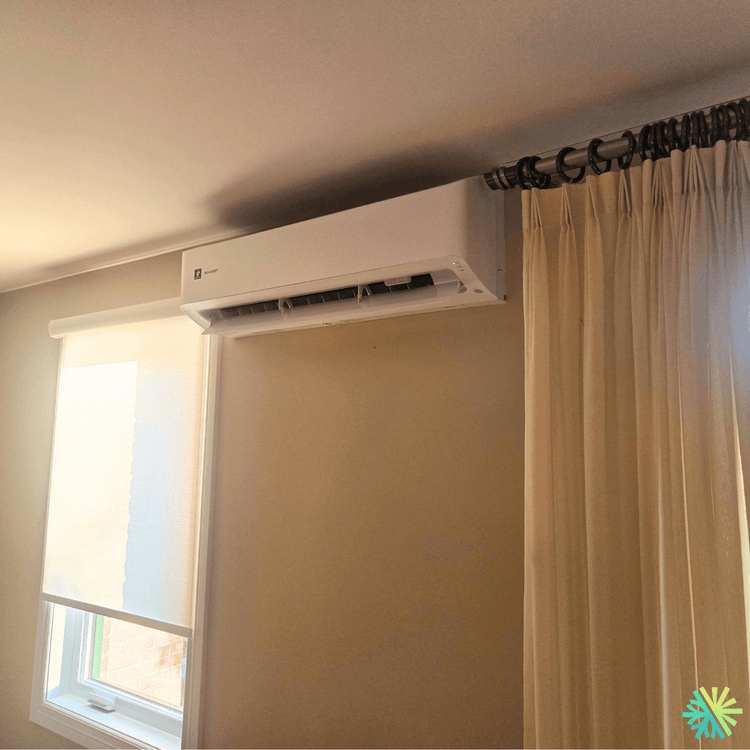 Installation d’une thermopompe murale Sharp ZU1 au Plateau-Mont-Royal